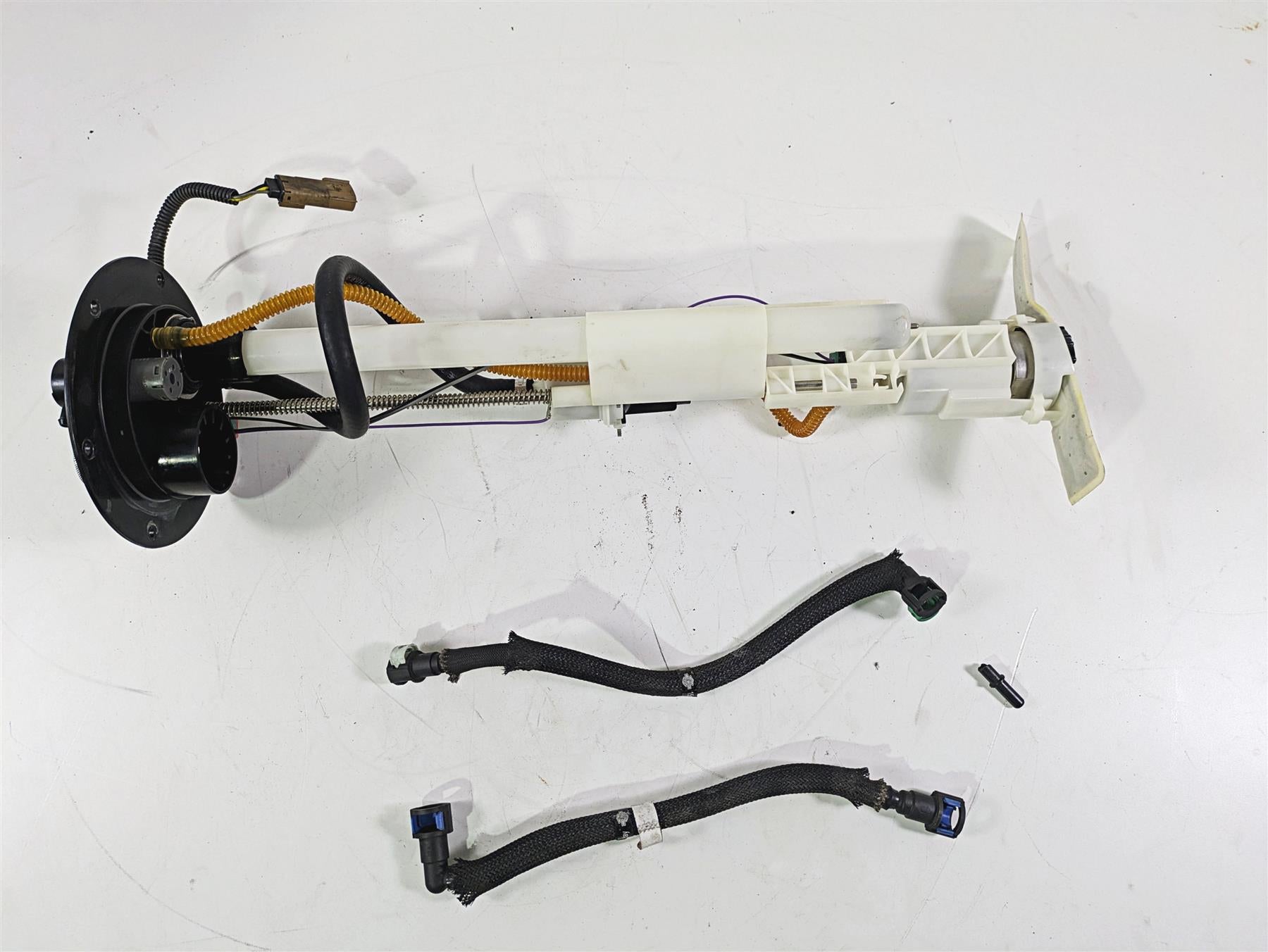 2016 Harley VRSCDX Night Rod Fuel Gas Petrol Pump READ 75123-09
