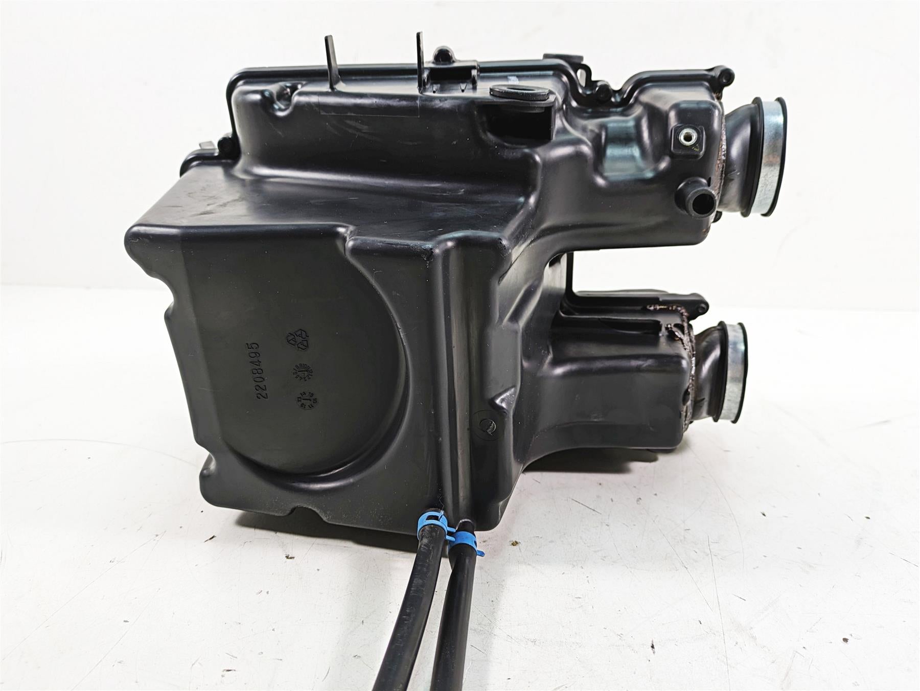2011 Triumph America Air Cleaner Breather Box & Covers T2208750 T2208495 {{ shop.shopifyCountryName }} - Mototech271