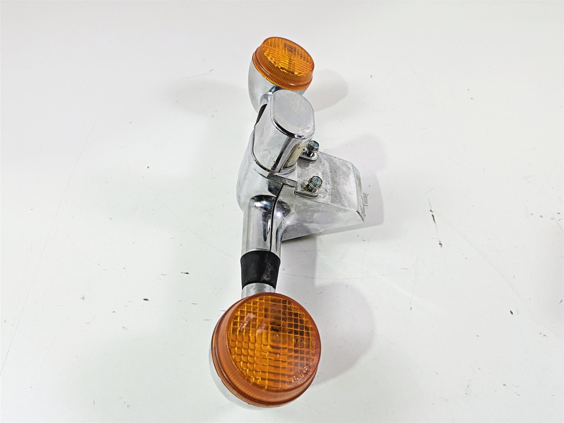 2000 Honda VT1100 Shadow Sabre Rear Blinker Turn Signal Bar 33600-MBA-613 {{ shop.shopifyCountryName }} - Mototech271