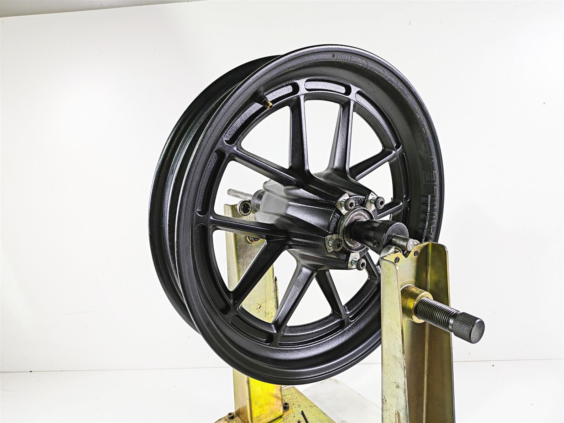 2018 Harley Softail FXFBS Fat Bob Straight 16x3 Front Wheel Rim 43300428 {{ shop.shopifyCountryName }} - Mototech271