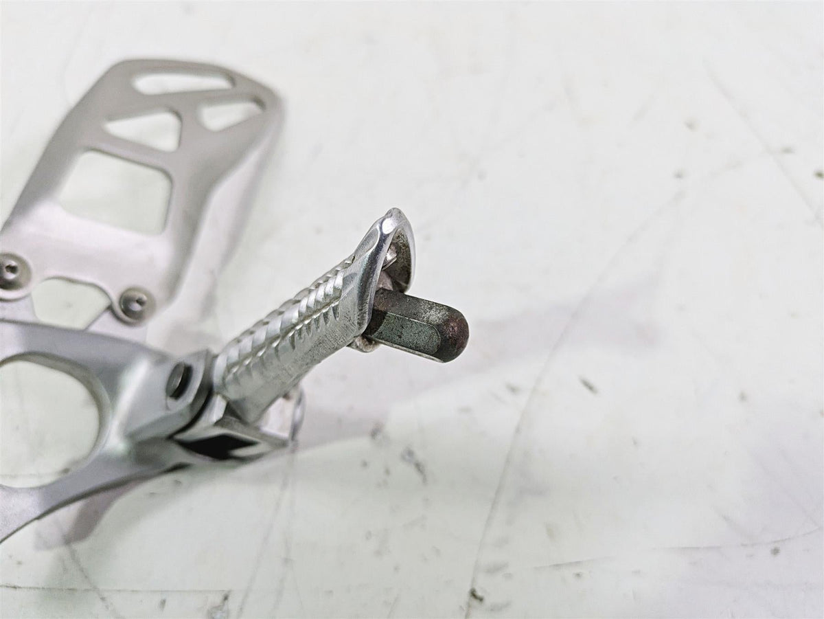 2016 Suzuki GSXR1000 Left Front Rider Driver Foot Peg & Mount 43521-47H20 {{ shop.shopifyCountryName }} - Mototech271