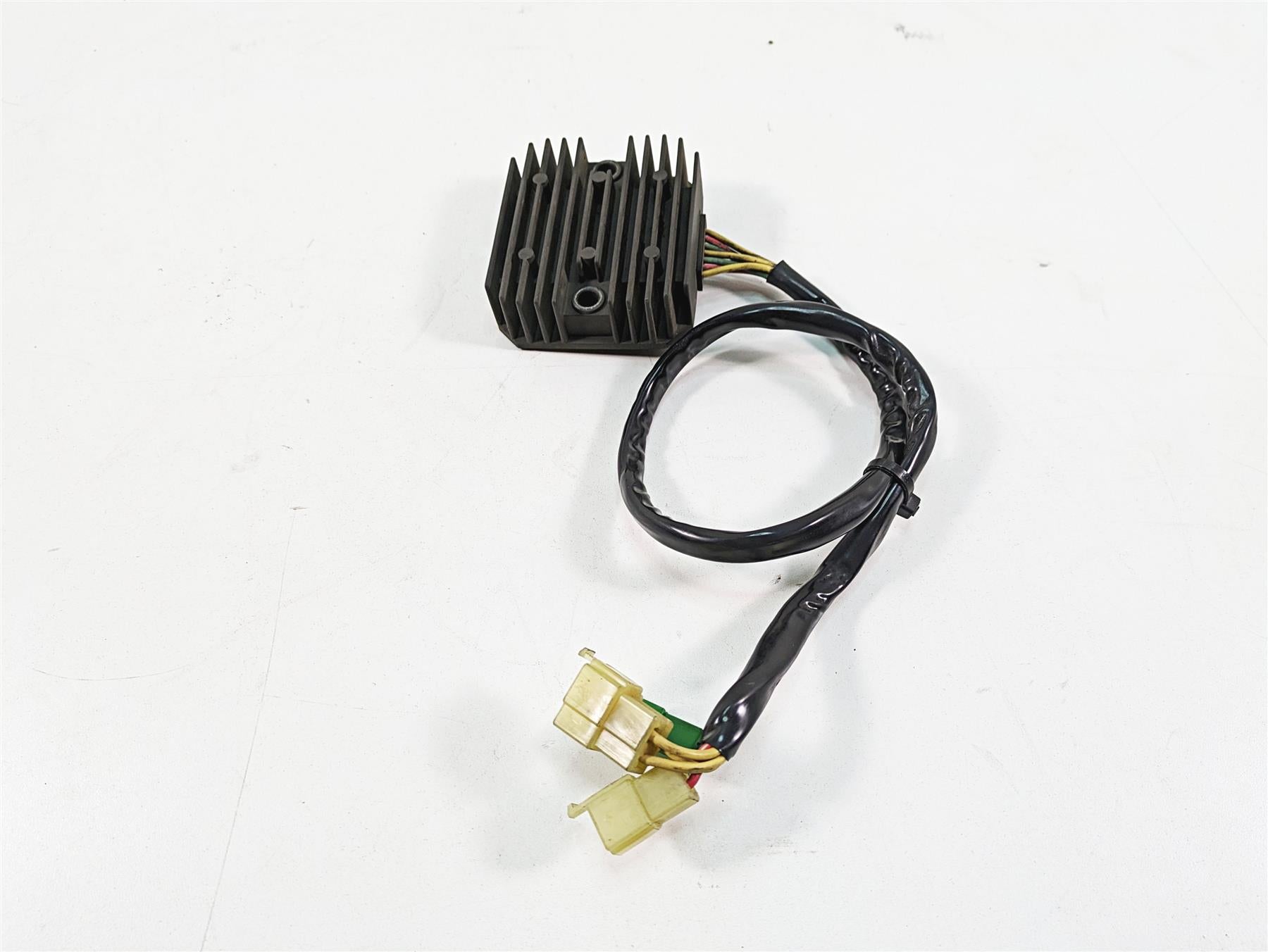 2006 Honda VT1100 C2 Shadow Rectifier Voltage Regulator 31600-MCK-A51 SH541KC {{ shop.shopifyCountryName }} - Mototech271