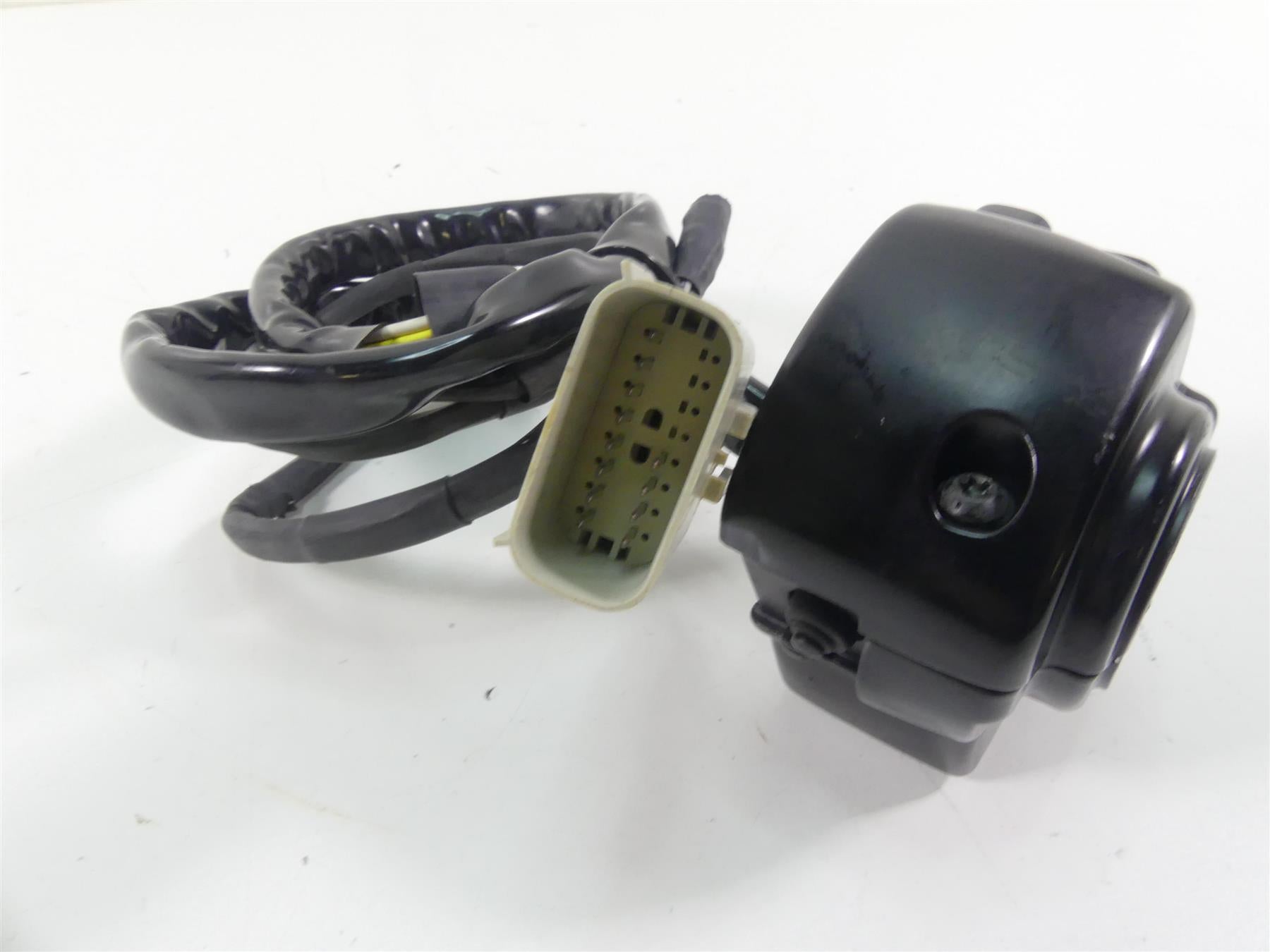 2013 Harley Touring FLHX Street Glide Left Hand Control Switch - Read 71682-06A {{ shop.shopifyCountryName }} - Mototech271
