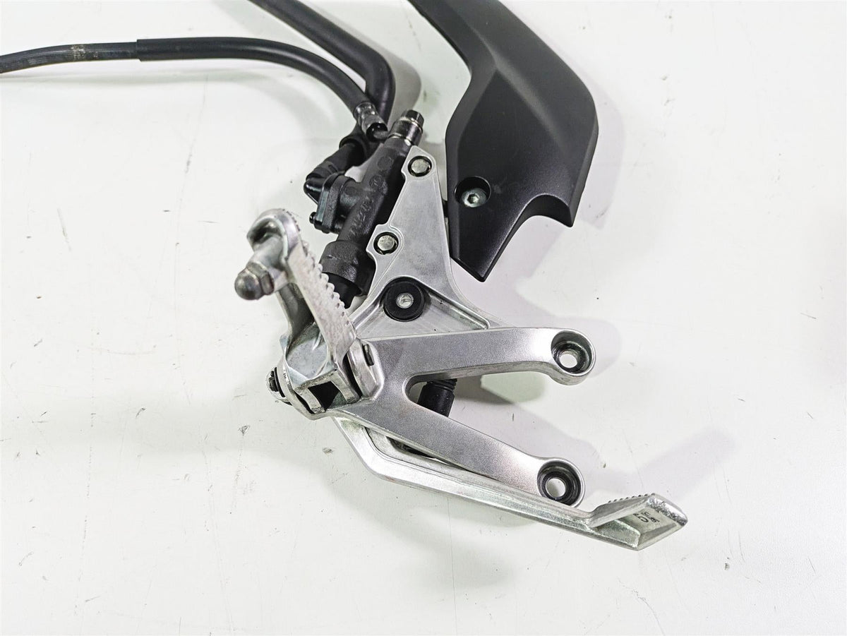 2017 Honda CBR600RR Right Footpeg & Rear Brake Master Cylinder 50600-MFJ-D00 {{ shop.shopifyCountryName }} - Mototech271