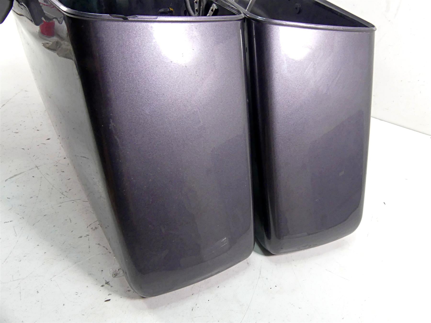 2015 Harley Touring FLHXS Street Glide Lower Saddlebag Set -Read 90200412 {{ shop.shopifyCountryName }} - Mototech271