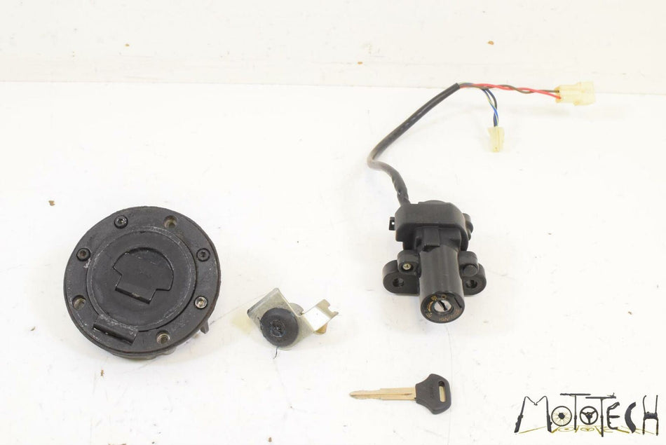 2012 Yamaha YZFR6 YZF R6 Ignition Switch Gas Cap Seat Lock Key SET 2C0-82501-10 {{ shop.shopifyCountryName }} - Mototech271