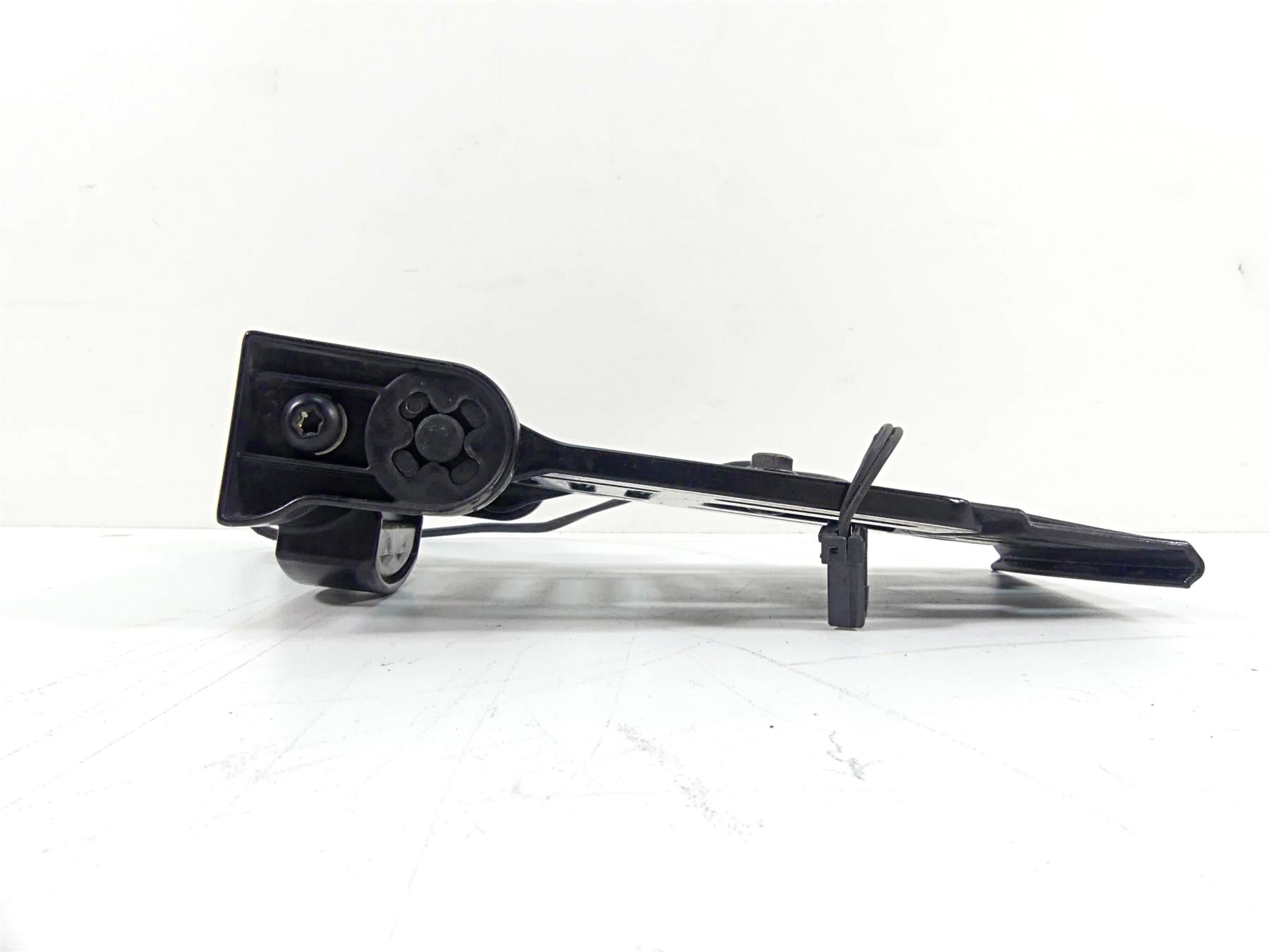 2013 Harley VRSCF Muscle Vrod Rear Side License Plate Holder 69390-09 {{ shop.shopifyCountryName }} - Mototech271
