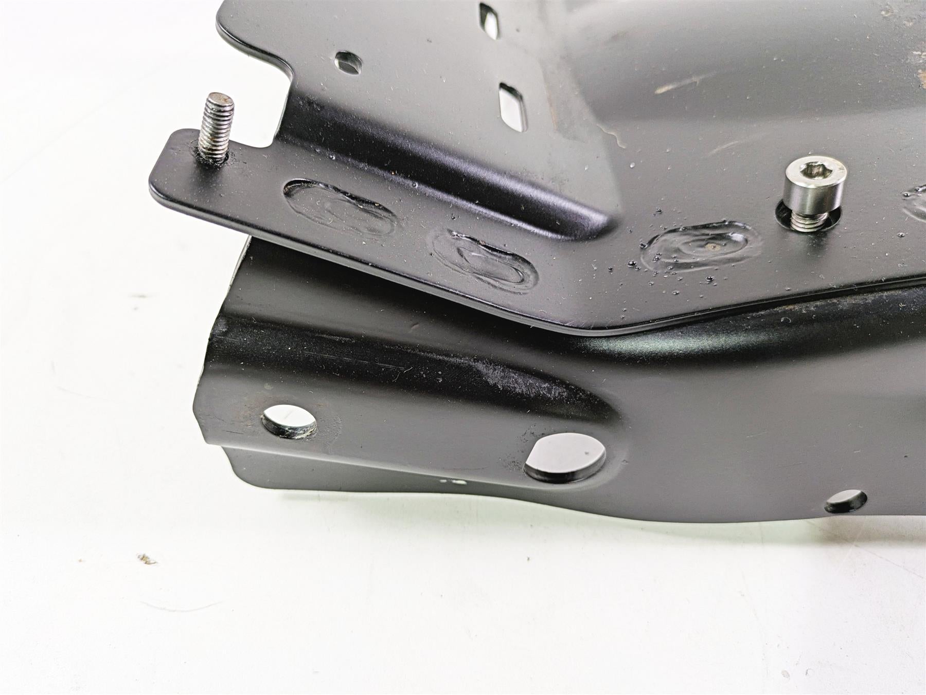 2010 Harley VRSCF Muscle Rod Rear Inner Fender & Mounts 48527-09 {{ shop.shopifyCountryName }} - Mototech271