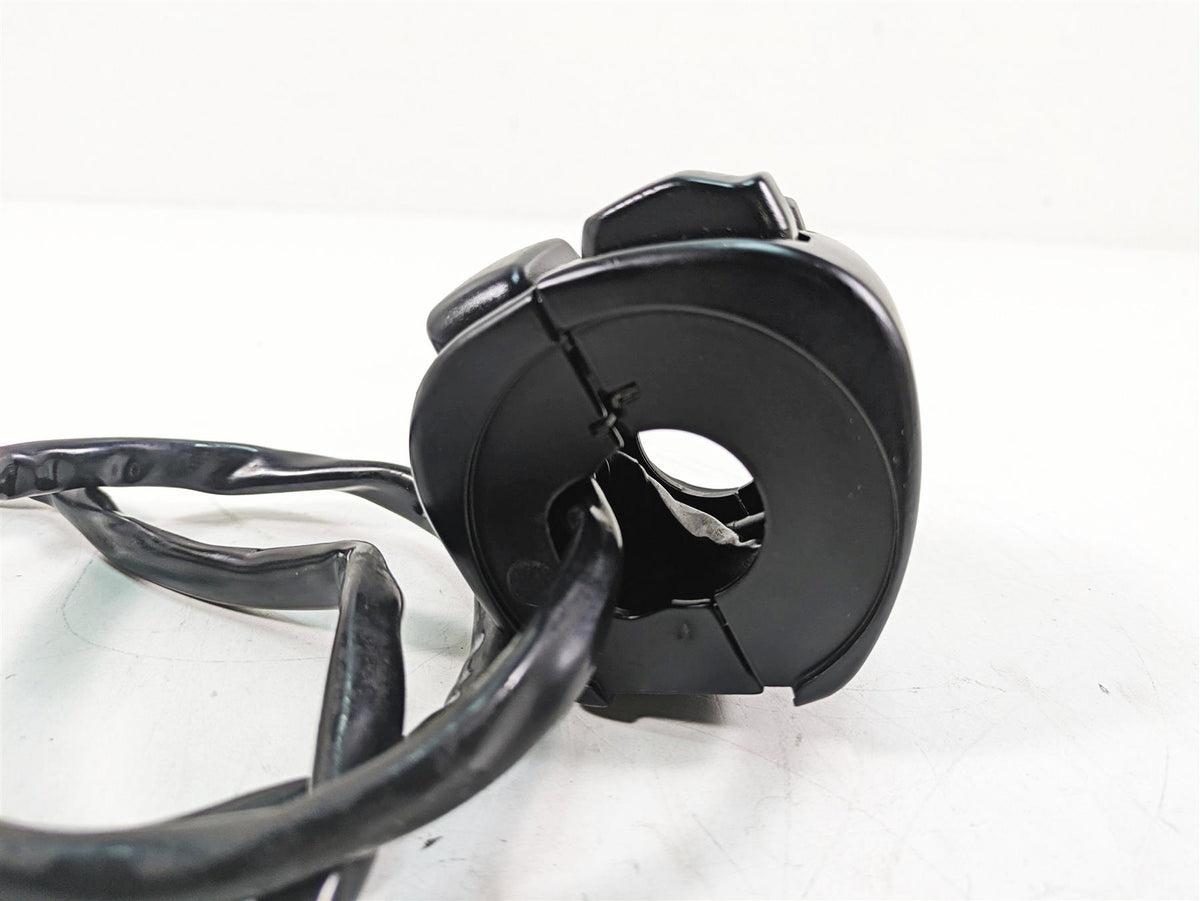 2000 Harley FXSTS Softail Springer Left Hand Control Switch 71682-06A 71685-06A {{ shop.shopifyCountryName }} - Mototech271