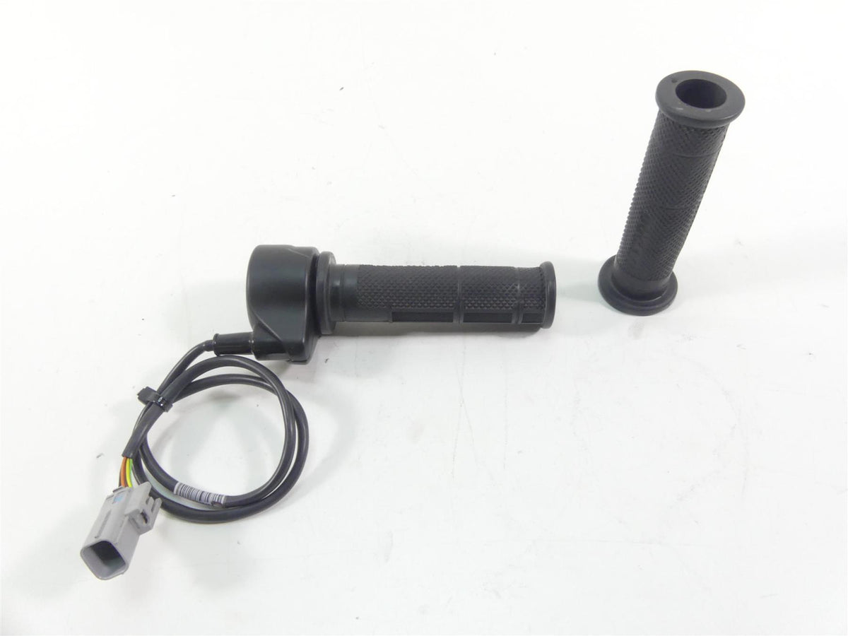 2014 Ducati Hypermotard 821 SP Ride Fly By Wire Throttle Grip Set 66020031C {{ shop.shopifyCountryName }} - Mototech271