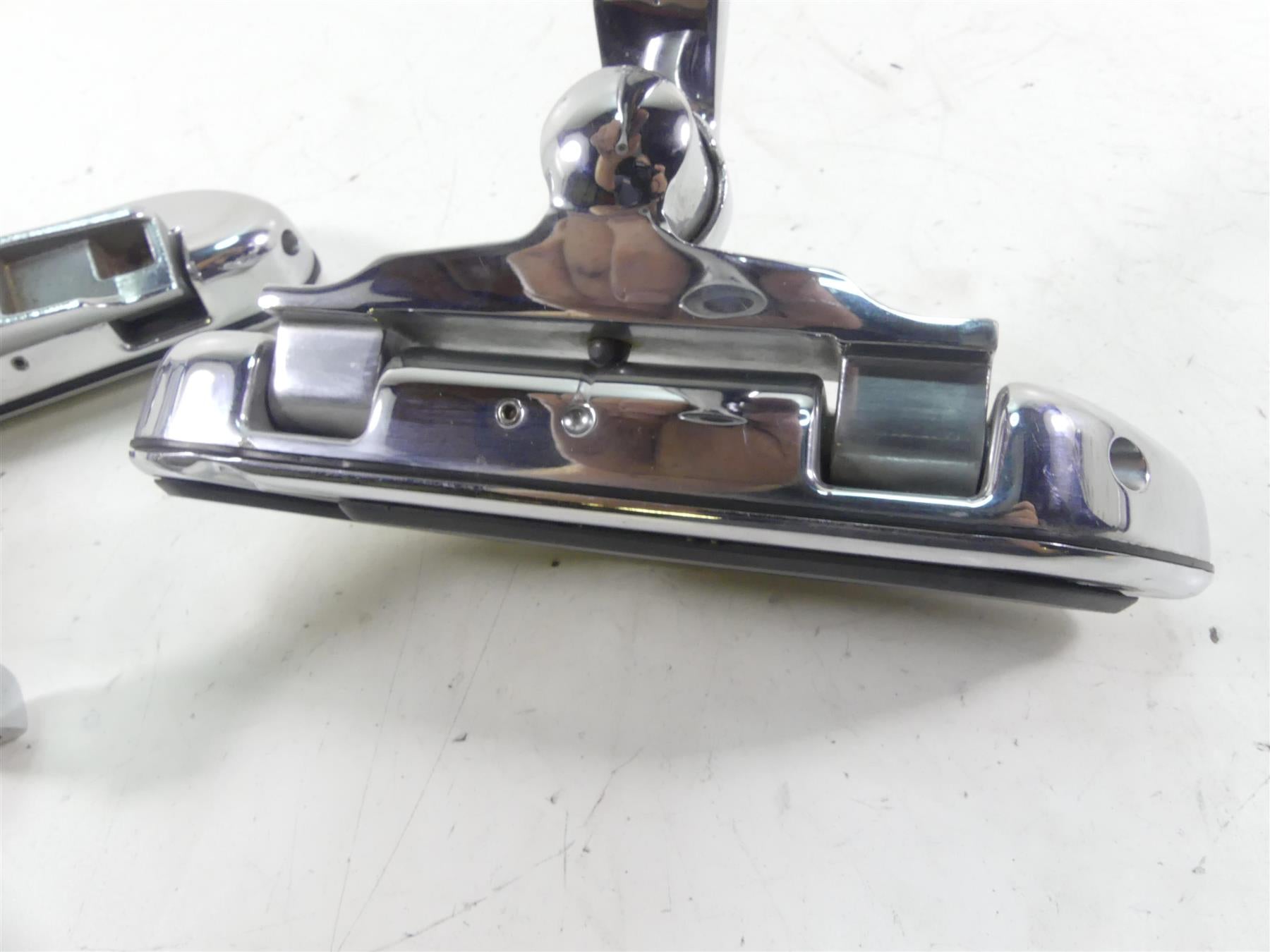 2007 Harley FLHTCU SE2 CVO Electra Glide Passenger Floor Board 50819-07 50823-07 {{ shop.shopifyCountryName }} - Mototech271