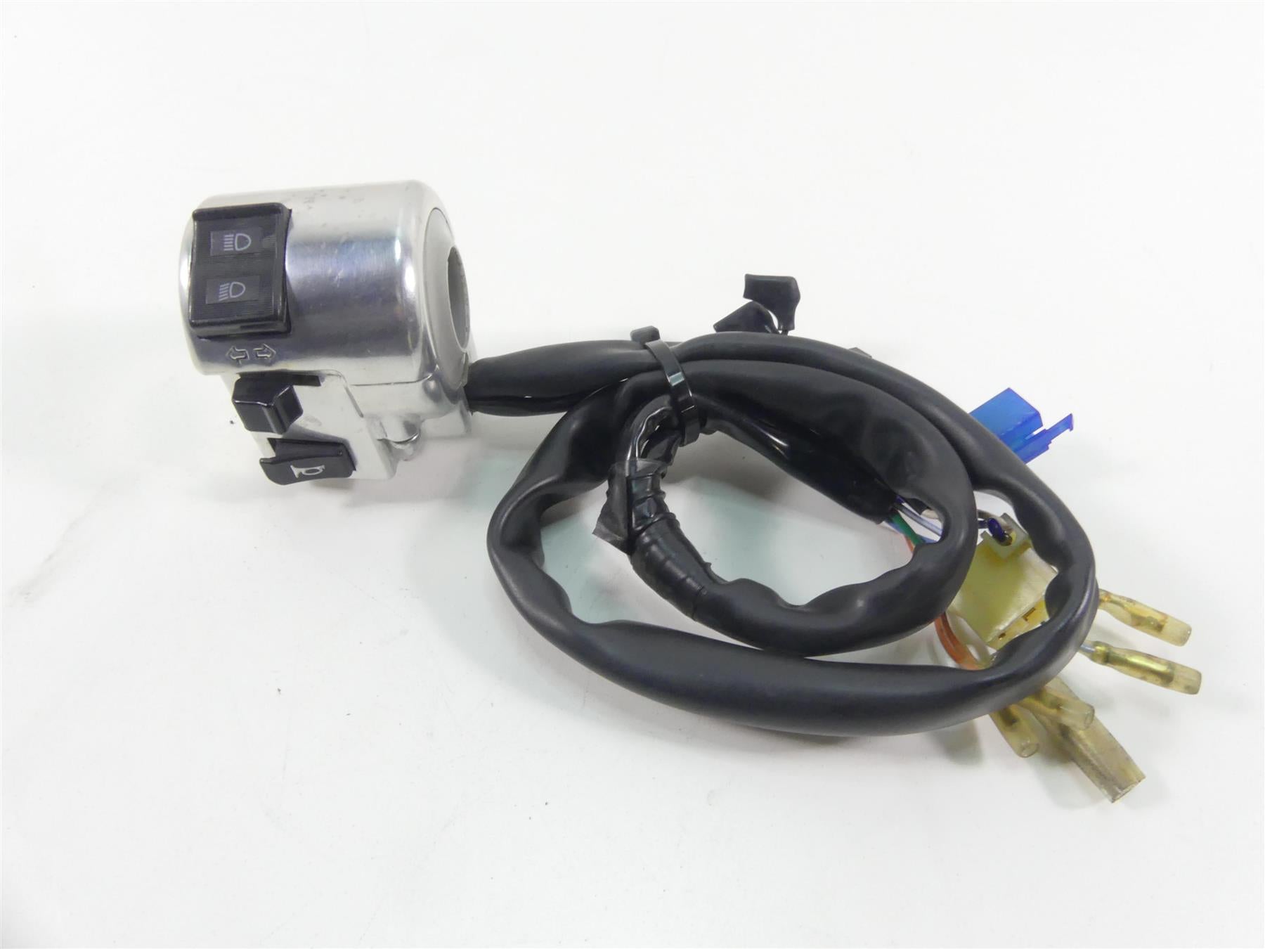 2002 Honda VTX1800 C Left Hand Light Blinker Horn Control Switch 35020-MCH-000 {{ shop.shopifyCountryName }} - Mototech271