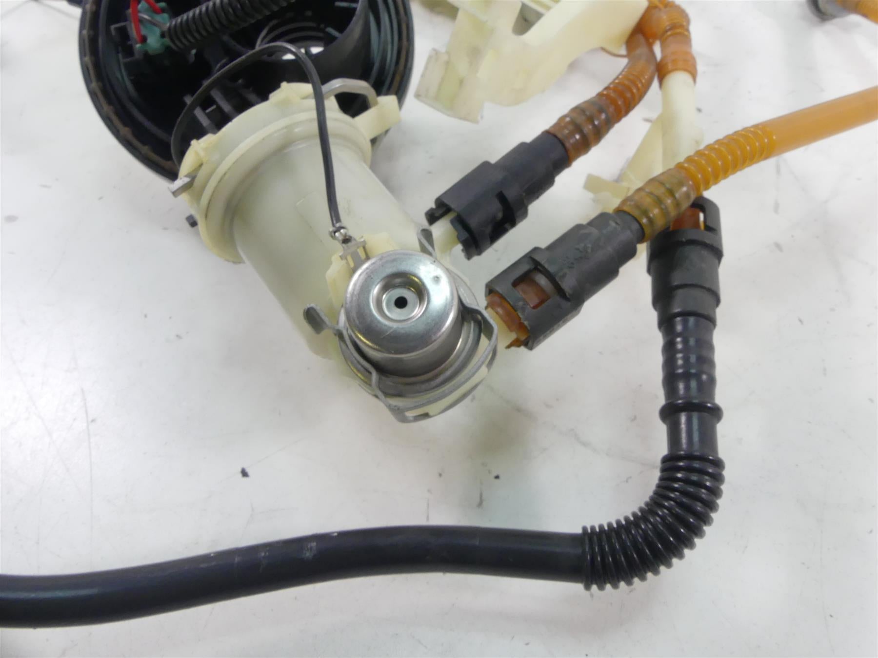 2011 Harley Touring FLTRX Road Glide Fuel Gas Petrol Pump - Tested 62908-08 {{ shop.shopifyCountryName }} - Mototech271