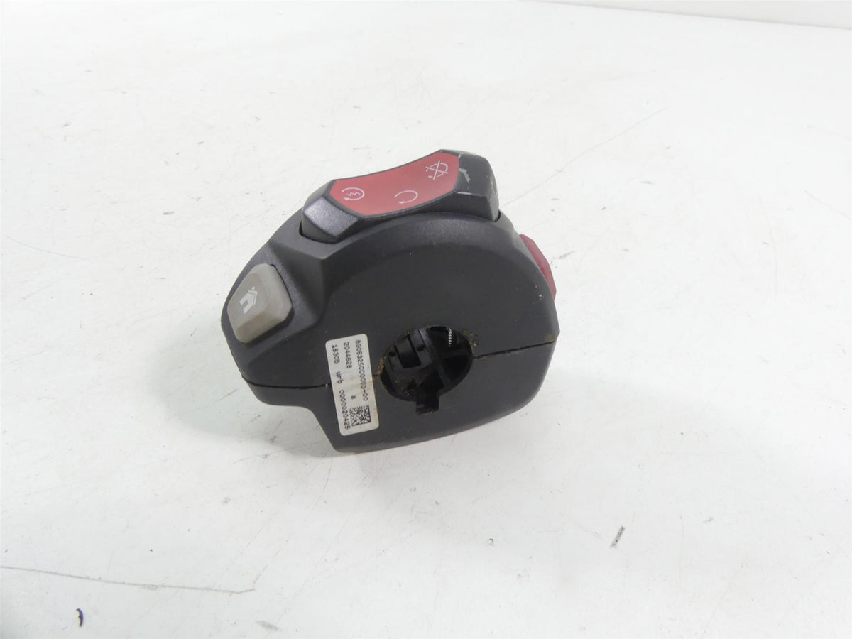 2019 Triumph Street Triple 765R Right Hand Start Kill Control Switch T2044828 {{ shop.shopifyCountryName }} - Mototech271
