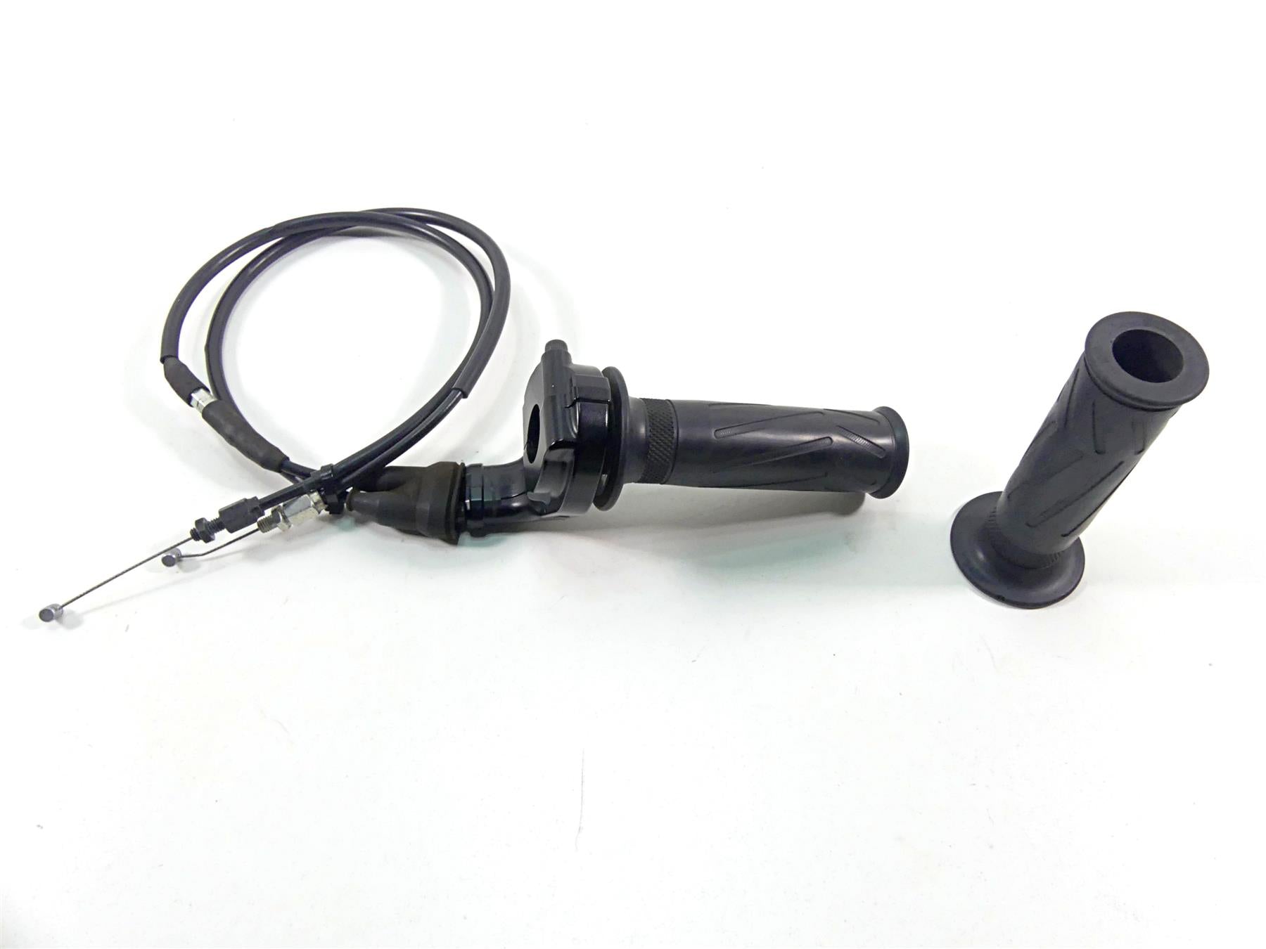 2012 Yamaha VMX17 VMAX 1700 Throttle Grip & Cable Set 4YR-26240-02-00 {{ shop.shopifyCountryName }} - Mototech271