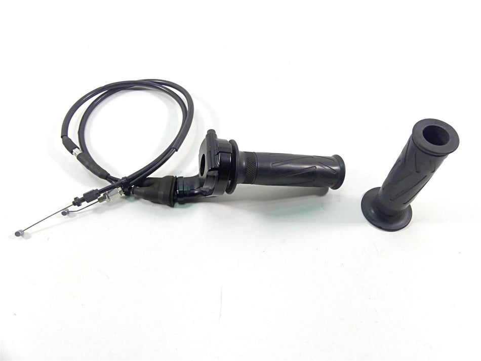2012 Yamaha VMX17 VMAX 1700 Throttle Grip & Cable Set 4YR-26240-02-00 {{ shop.shopifyCountryName }} - Mototech271