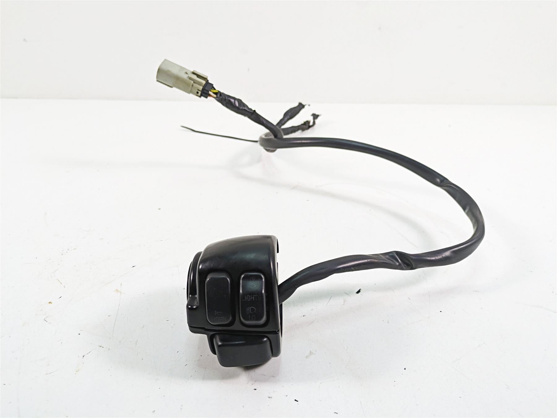 2009 Harley Softail FLSTSB Cross Bones Left Hand Light Control Switch 71682-06 {{ shop.shopifyCountryName }} - Mototech271