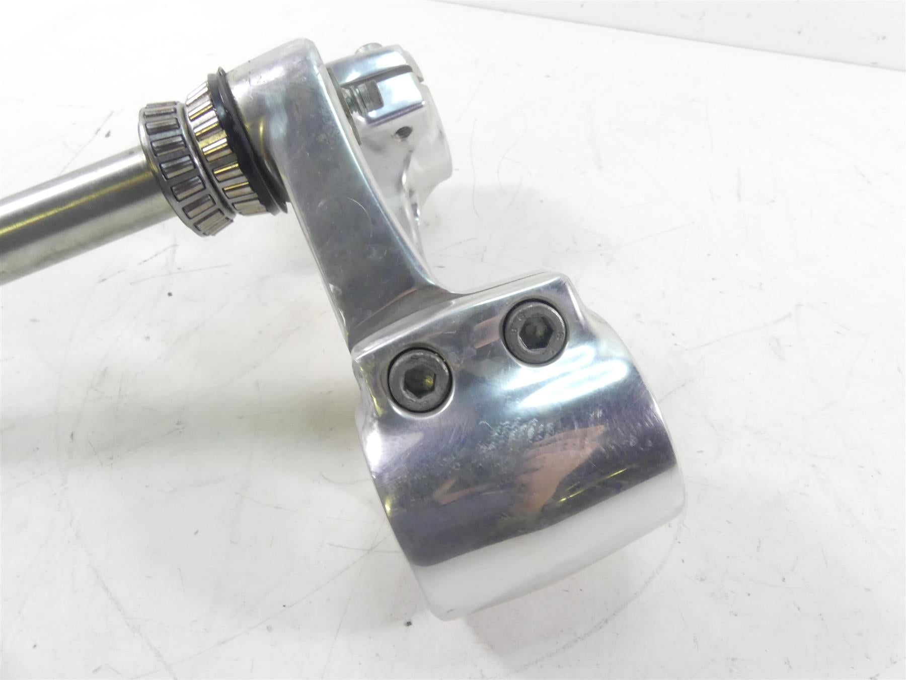 2011 Harley VRSCF Muscle Rod Lower Triple Tree Steering Clamp Yoke 46892-09 {{ shop.shopifyCountryName }} - Mototech271