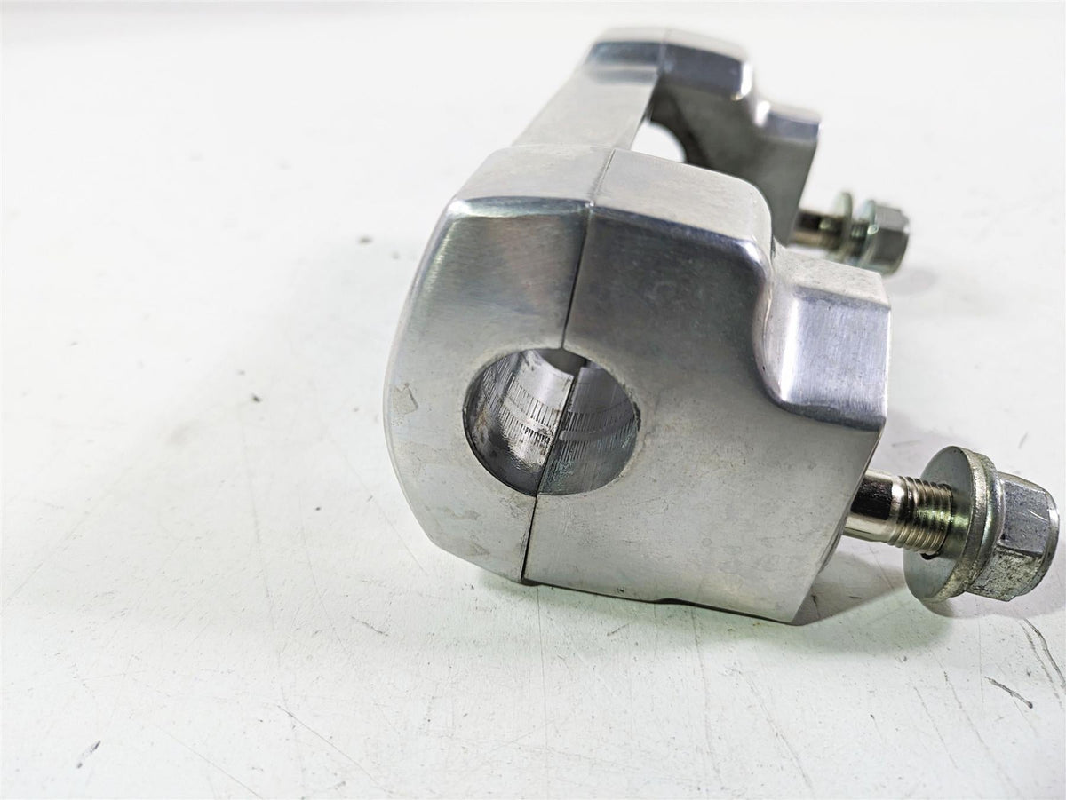 2002 Honda VTX1800 Retro Handlebar Riser Holder Set 53231-MCV-000 53131-MCV-000 {{ shop.shopifyCountryName }} - Mototech271