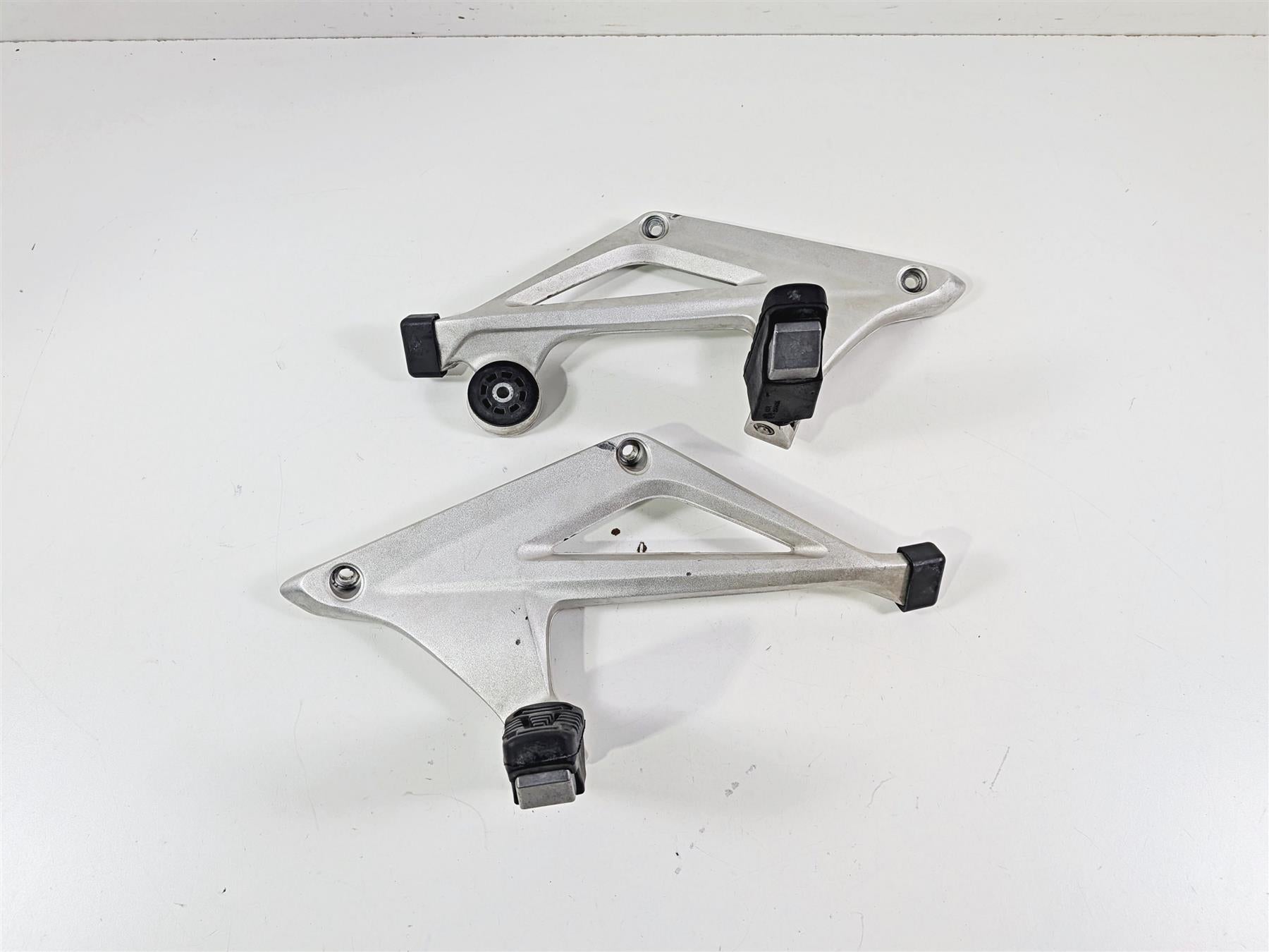 2016 BMW R1200RT RT RTW K52 Passenger Foot Peg Rest Set 46718534789 46718534790 {{ shop.shopifyCountryName }} - Mototech271