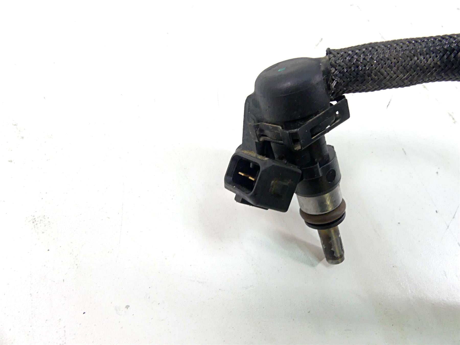 2015 BMW R1200GS GSW K50 Fuel Distributor Injector + Hoses Set 13538556862 {{ shop.shopifyCountryName }} - Mototech271