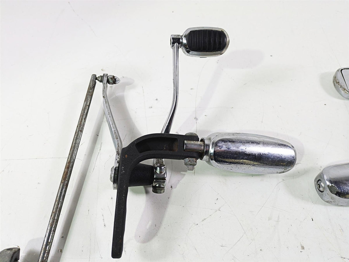 2007 Harley FXDWG Dyna Wide Glide Crested Footpeg Shift Brake Pedal Set 33693-03 {{ shop.shopifyCountryName }} - Mototech271
