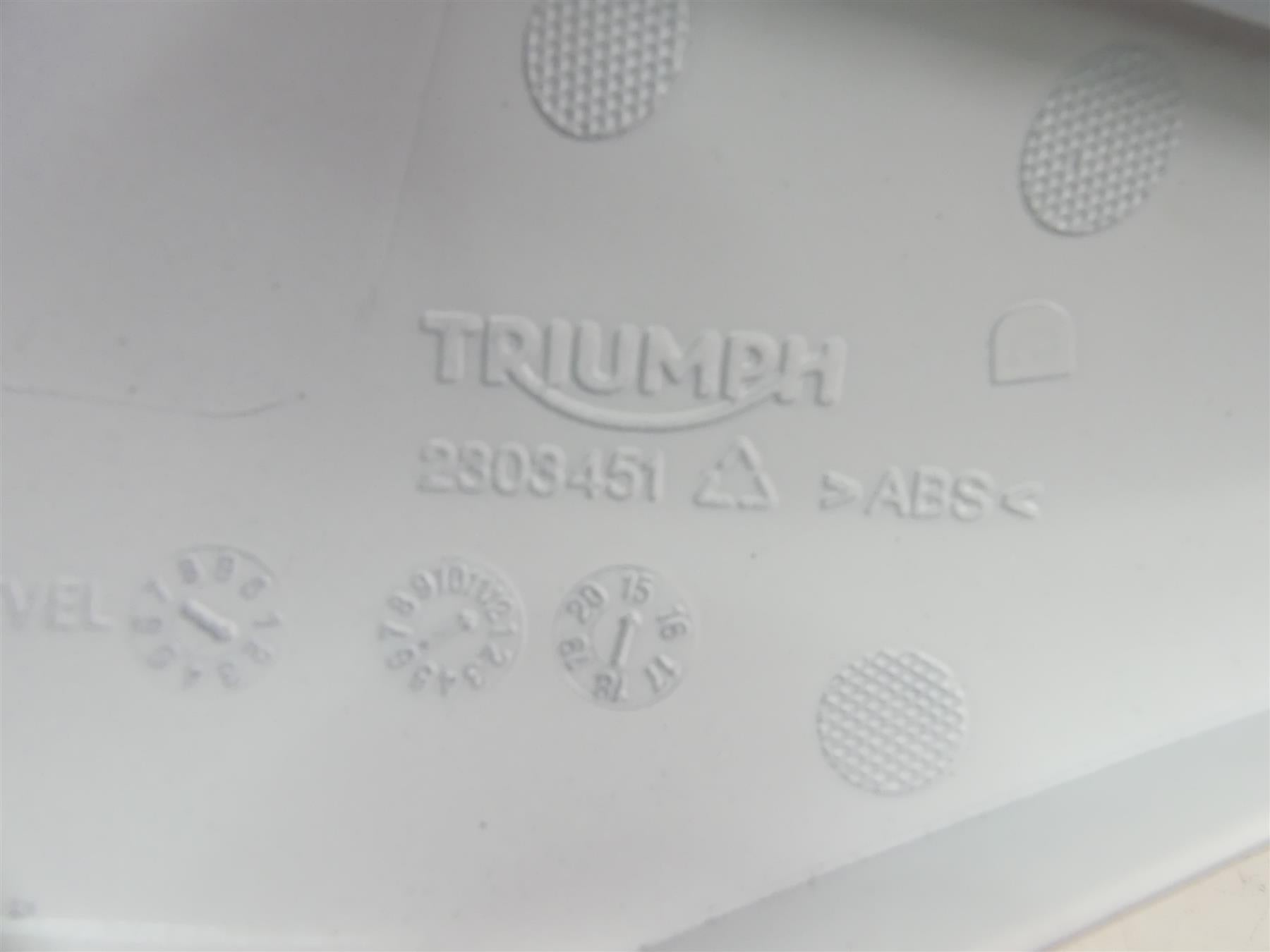 2020 Triumph Speed Triple RS 1050 Right White Tail Cover Fairing Cowl T2303451 {{ shop.shopifyCountryName }} - Mototech271