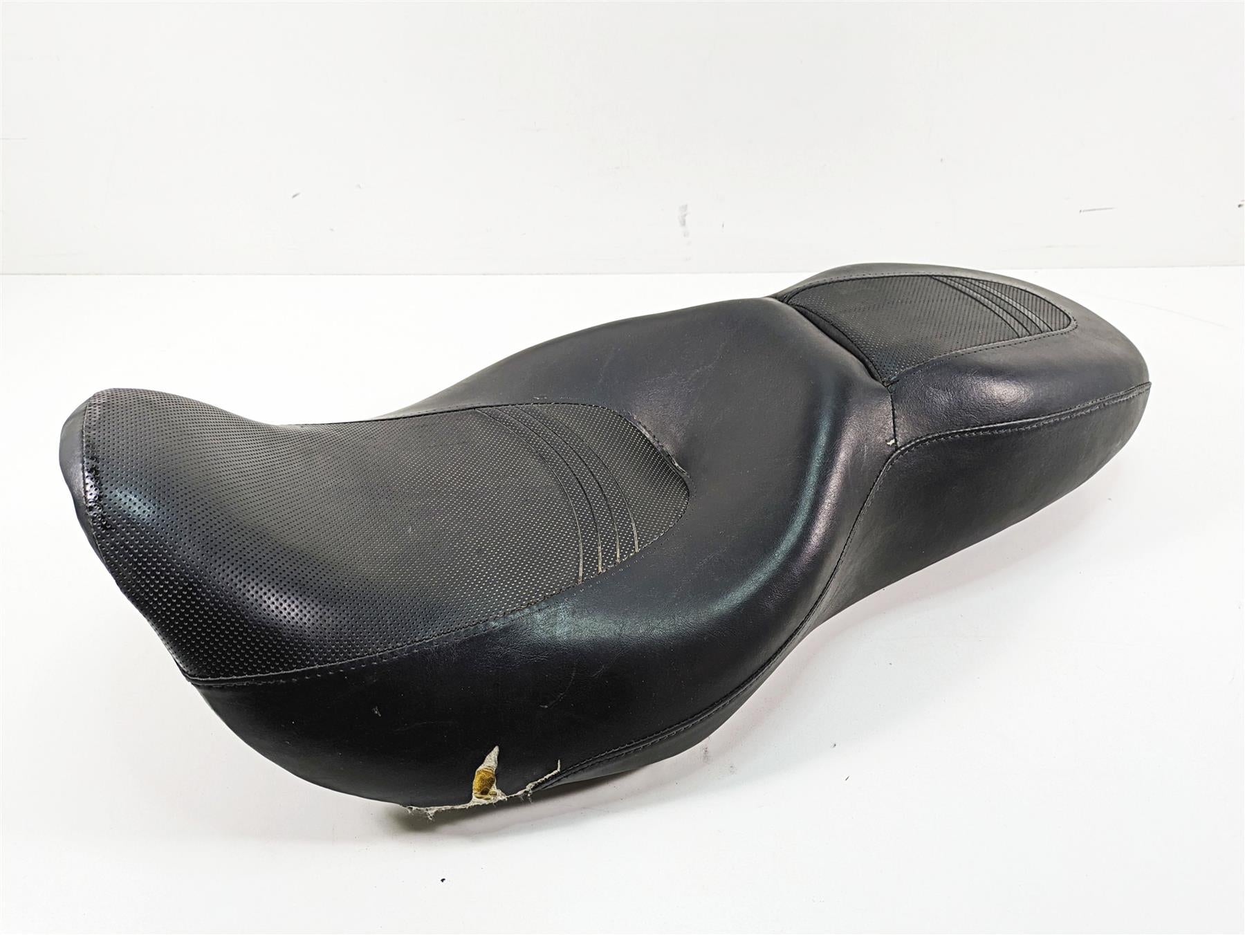 2006 Harley Touring FLHXI Street Glide Oem Driver Duo Seat Saddle -Read 52320-06