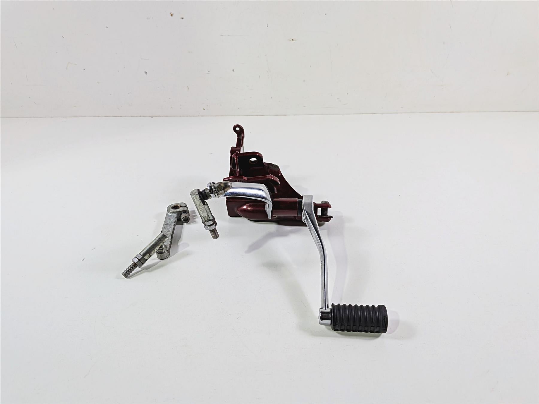 2009 Harley FXCWC Softail Rocker Left Front Footpeg Mount & Shifter 33751-08COZ {{ shop.shopifyCountryName }} - Mototech271