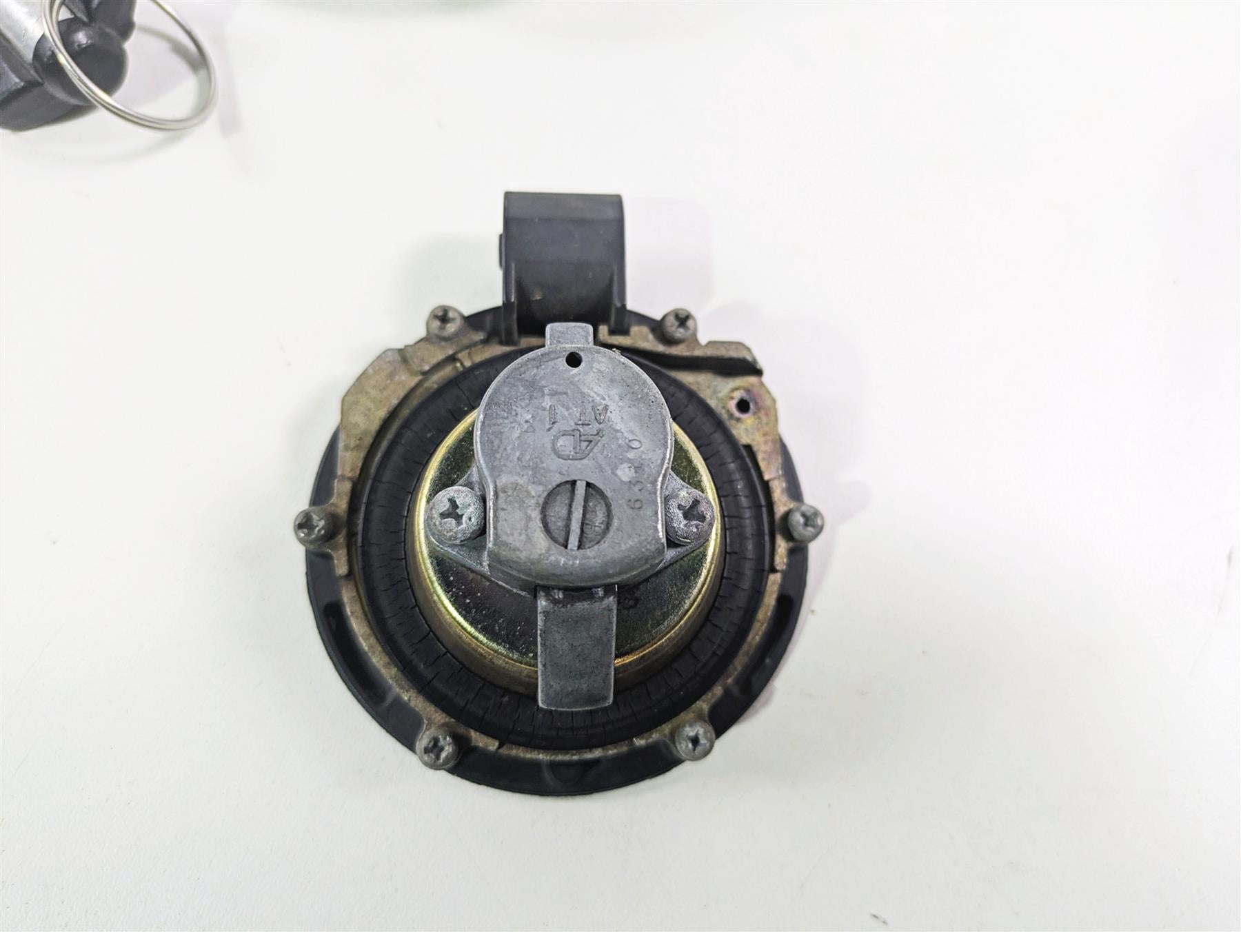 2006 Suzuki GSXR1000 K6 Ignition Switch Key Lock Set READ 37101-40820 {{ shop.shopifyCountryName }} - Mototech271