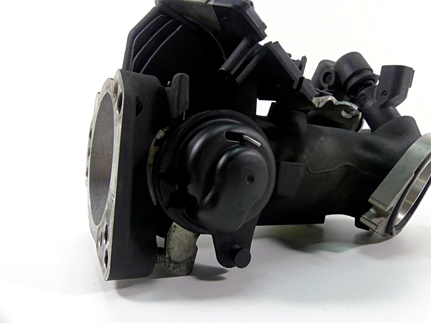 2017 Harley Dyna FXDB Street Bob Throttle Body Fuel Injection 27708-10A {{ shop.shopifyCountryName }} - Mototech271
