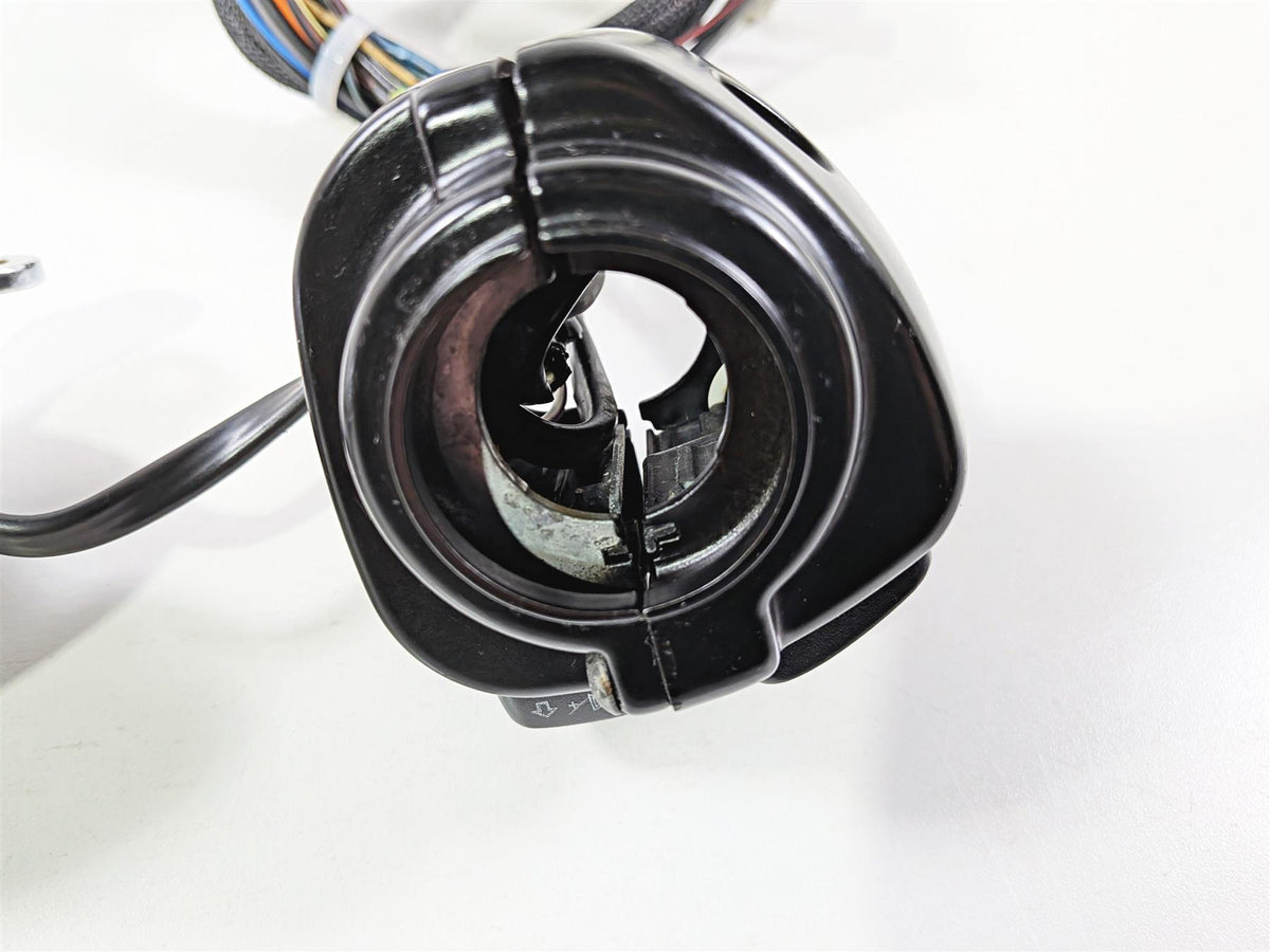 2011 Harley FXDF Dyna Fat Bob Left Hand Control Switch & Turn Signal 71682-06A {{ shop.shopifyCountryName }} - Mototech271
