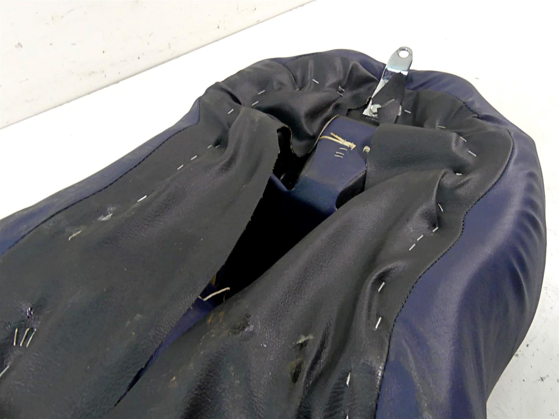2002 Harley Touring FLHTC Electra Glide Recovered Blue Seat Saddle 52164-97E {{ shop.shopifyCountryName }} - Mototech271