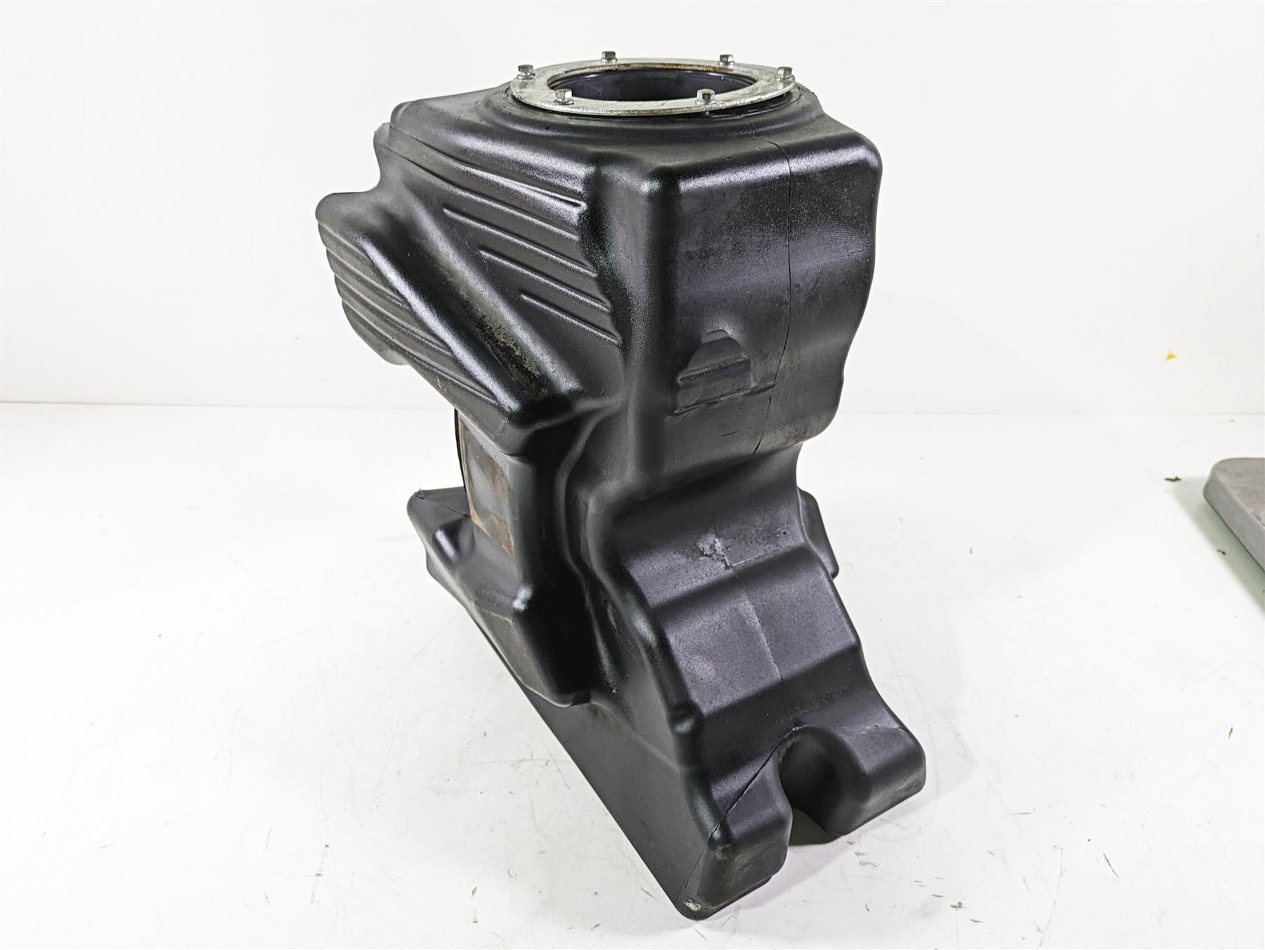 2013 Harley VRSCDX Night Rod Sp Fuel Gas Petrol Tank 62921-07A {{ shop.shopifyCountryName }} - Mototech271