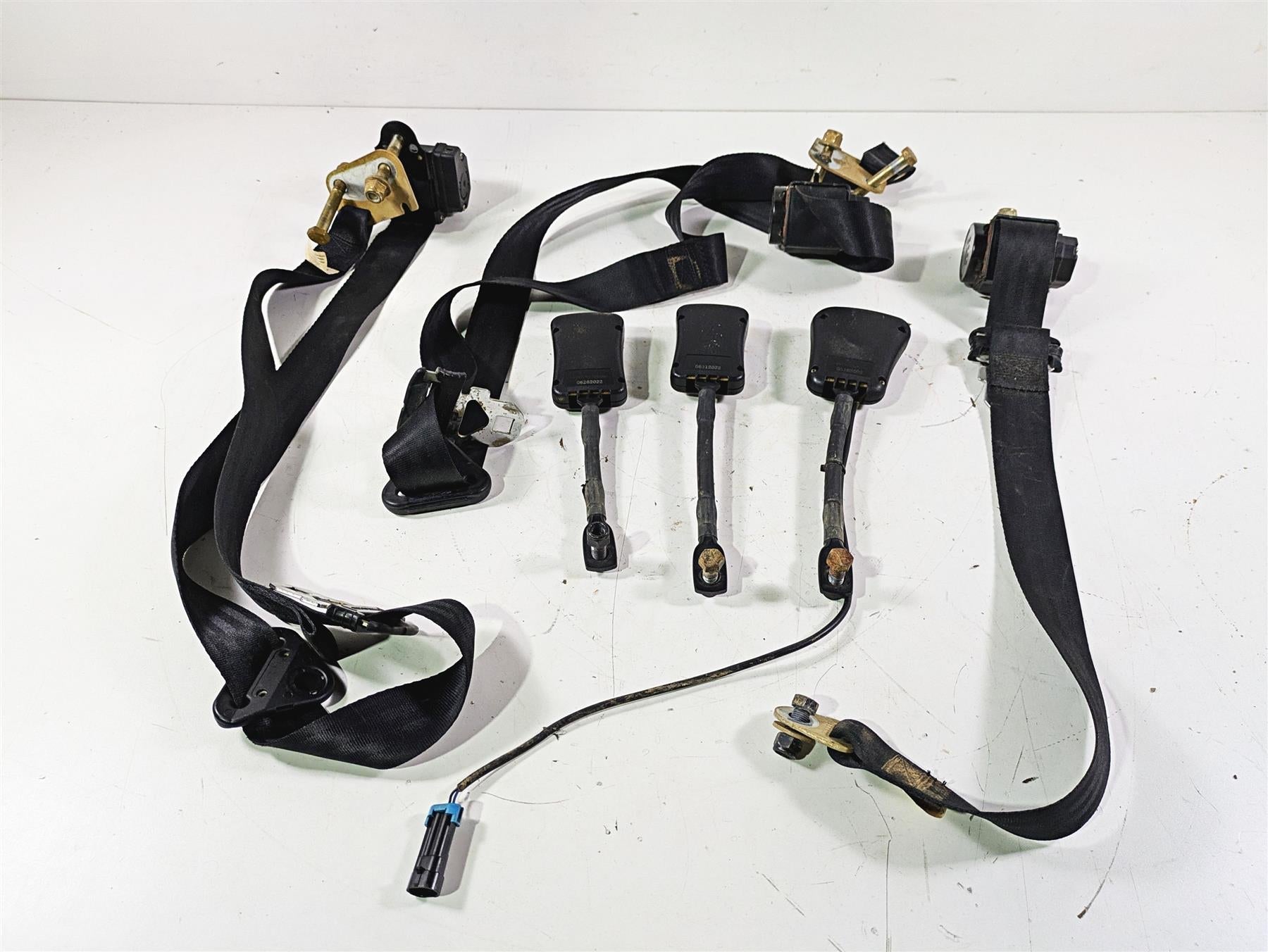 2022 Can-Am Defender XMR HD10 Driver Passenger Center Seat Belt Set 708003082 {{ shop.shopifyCountryName }} - Mototech271