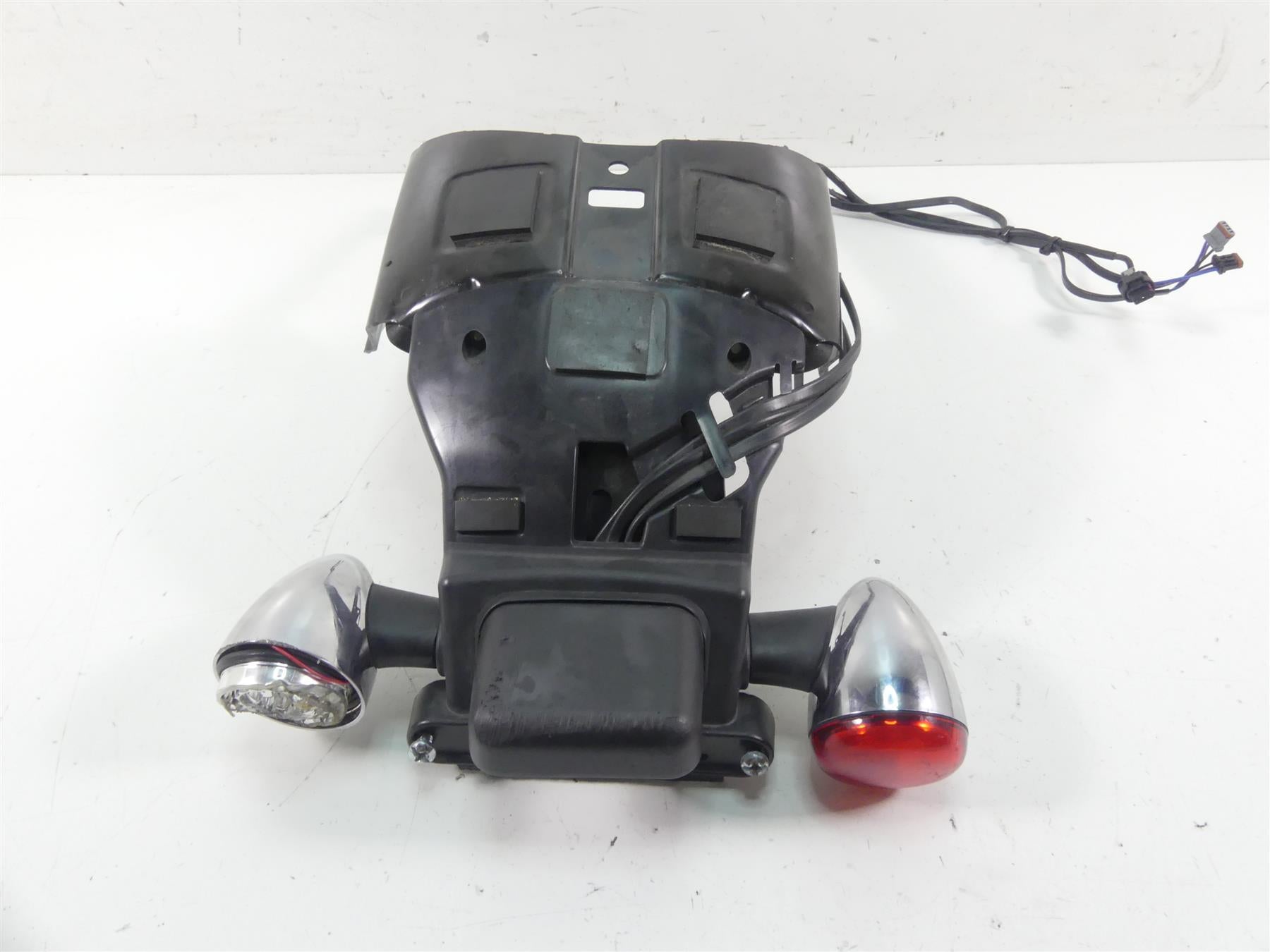 2021 Harley Softail FLSB Sport Glide License Plate Holder Blinker Set 67900329 {{ shop.shopifyCountryName }} - Mototech271