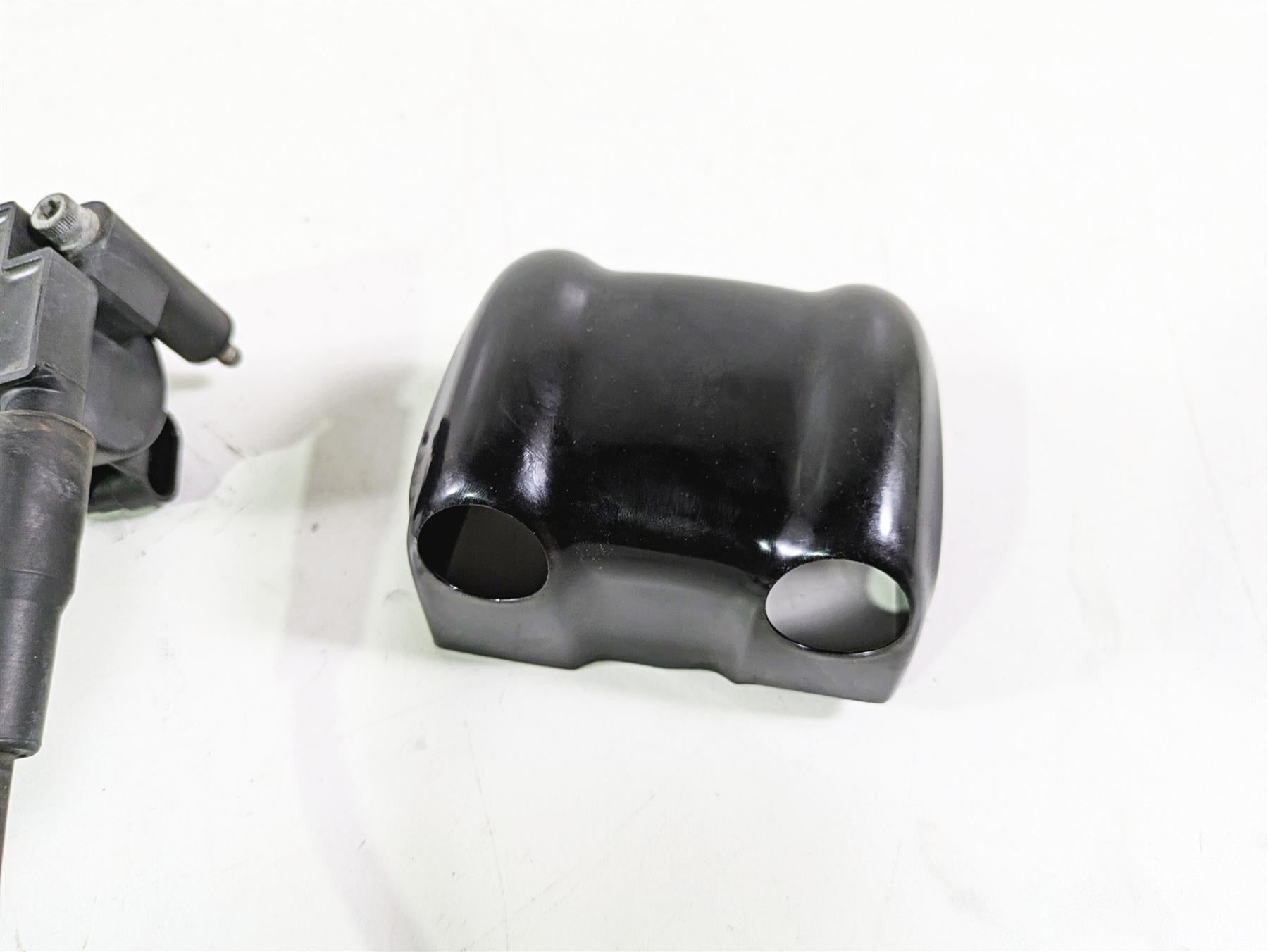 2008 Harley FLSTSB Cross Bones Delphi Ignition Coil & Cover Set 31696-07A {{ shop.shopifyCountryName }} - Mototech271