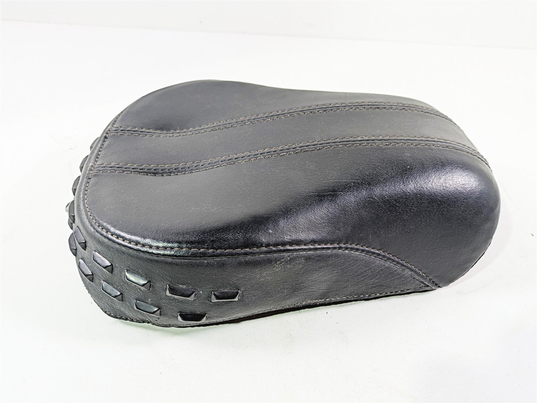 2018 Harley FLHCS Softail Heritage 115th Rear Passenger Seat - No Tears 52400148 {{ shop.shopifyCountryName }} - Mototech271