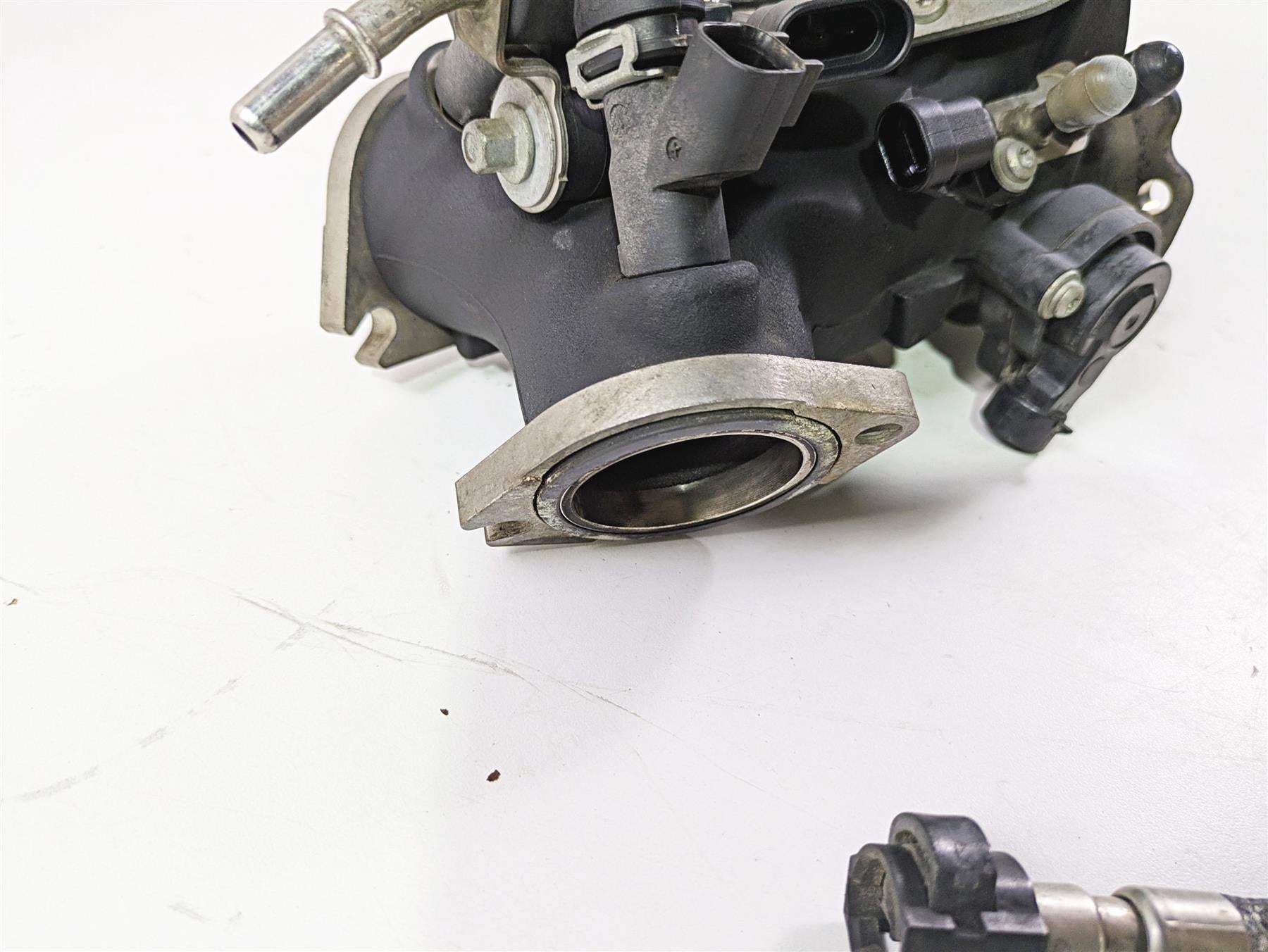 2016 Harley FXDWG Dyna Wide Glide Throttle Body Fuel Injection 27618-06A {{ shop.shopifyCountryName }} - Mototech271