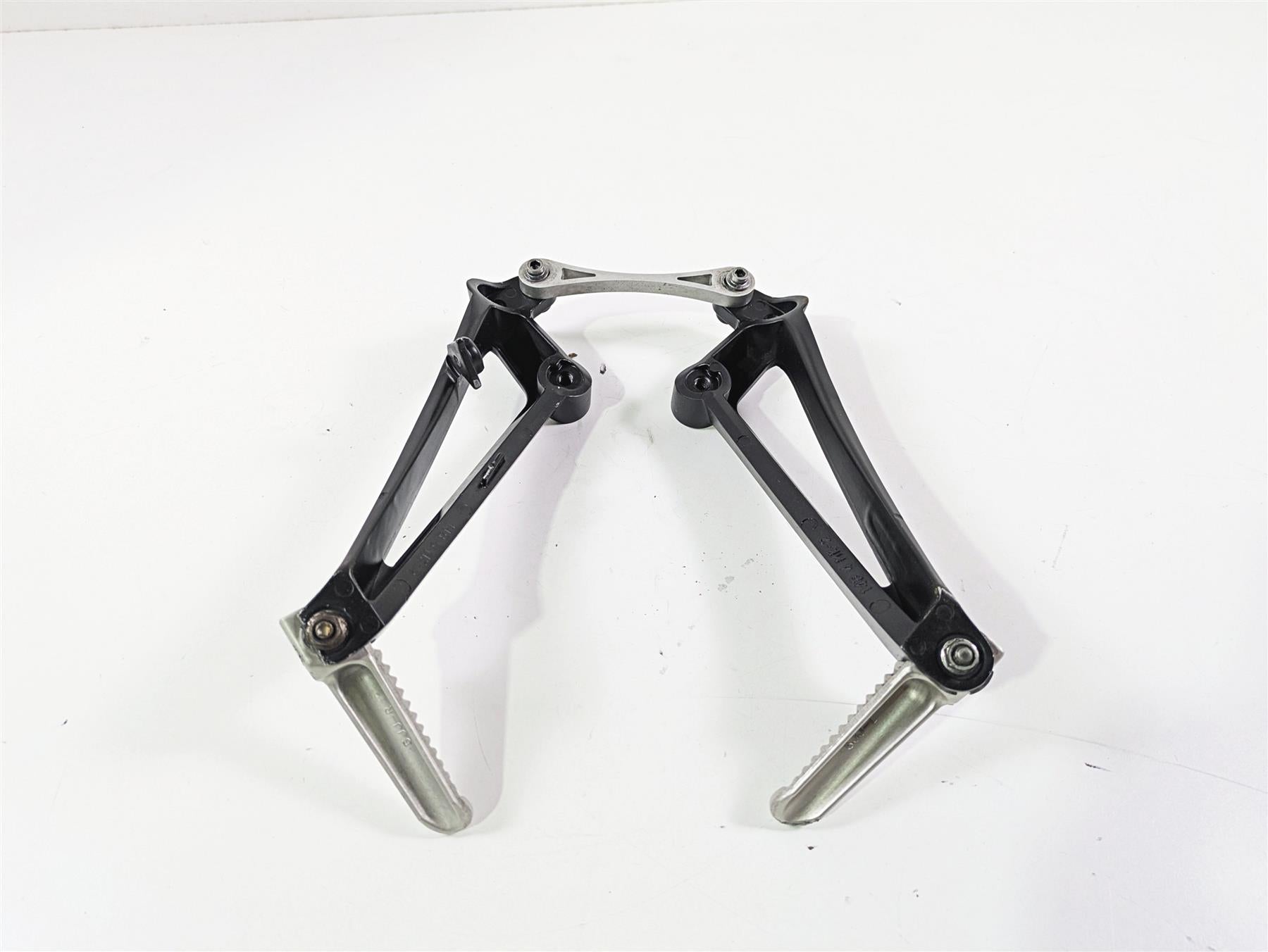 2014 Yamaha YZFR1 R1 RN22 Rear Passenger Footpeg Set 14B-2741L-10 14B-2742L-10 {{ shop.shopifyCountryName }} - Mototech271