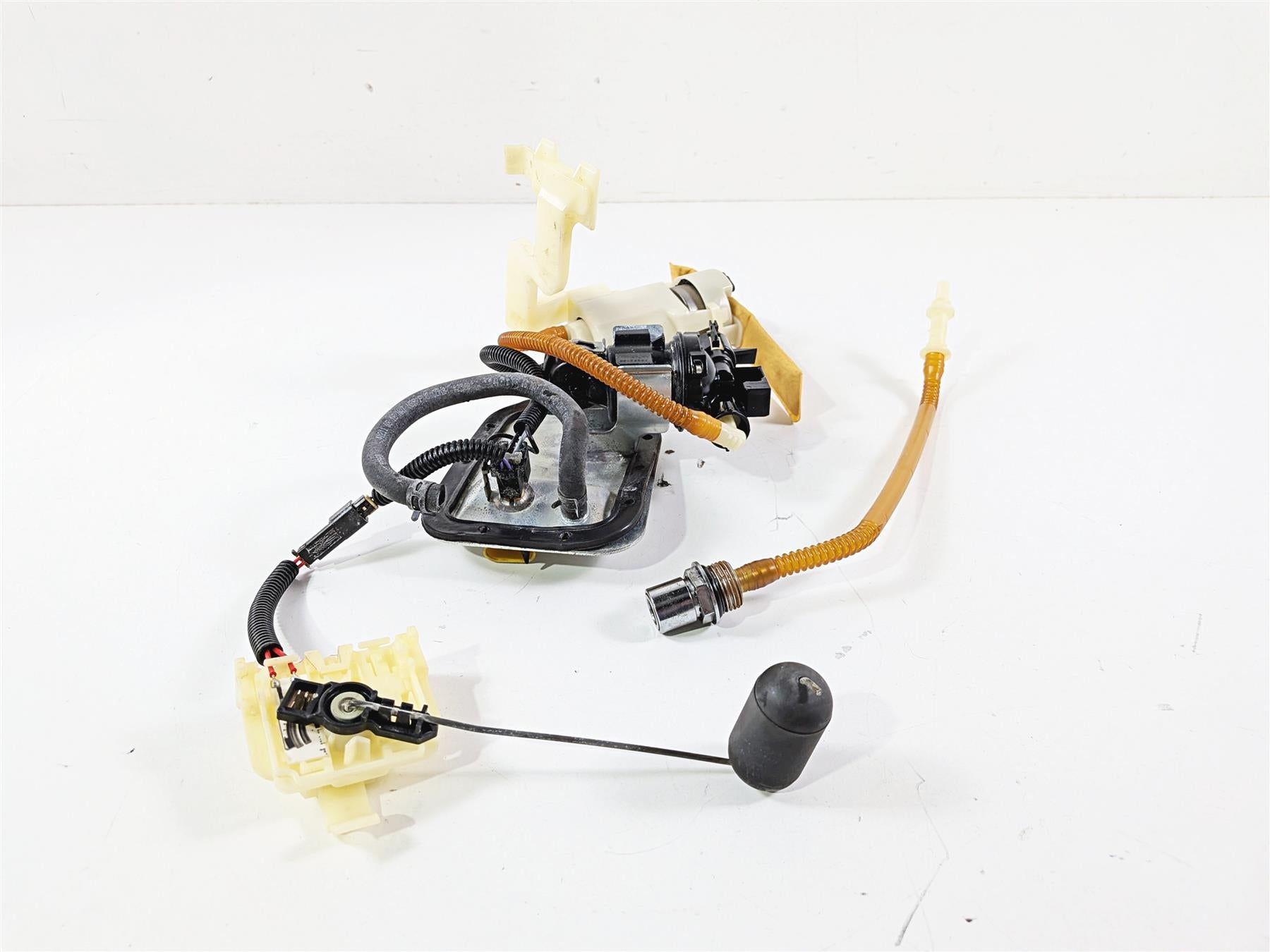 2012 Harley Softail FLSTF Fat Boy Fuel Gas Petrol Pump & Sender 75141-11A {{ shop.shopifyCountryName }} - Mototech271