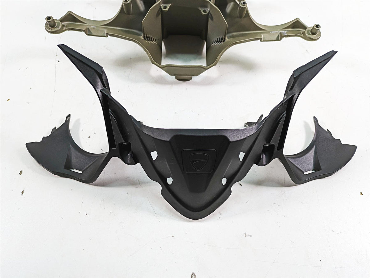 2016 Ducati Panigale 1299 S Oem Magnesium Front Stay Holder Carrier 8291E182AA {{ shop.shopifyCountryName }} - Mototech271