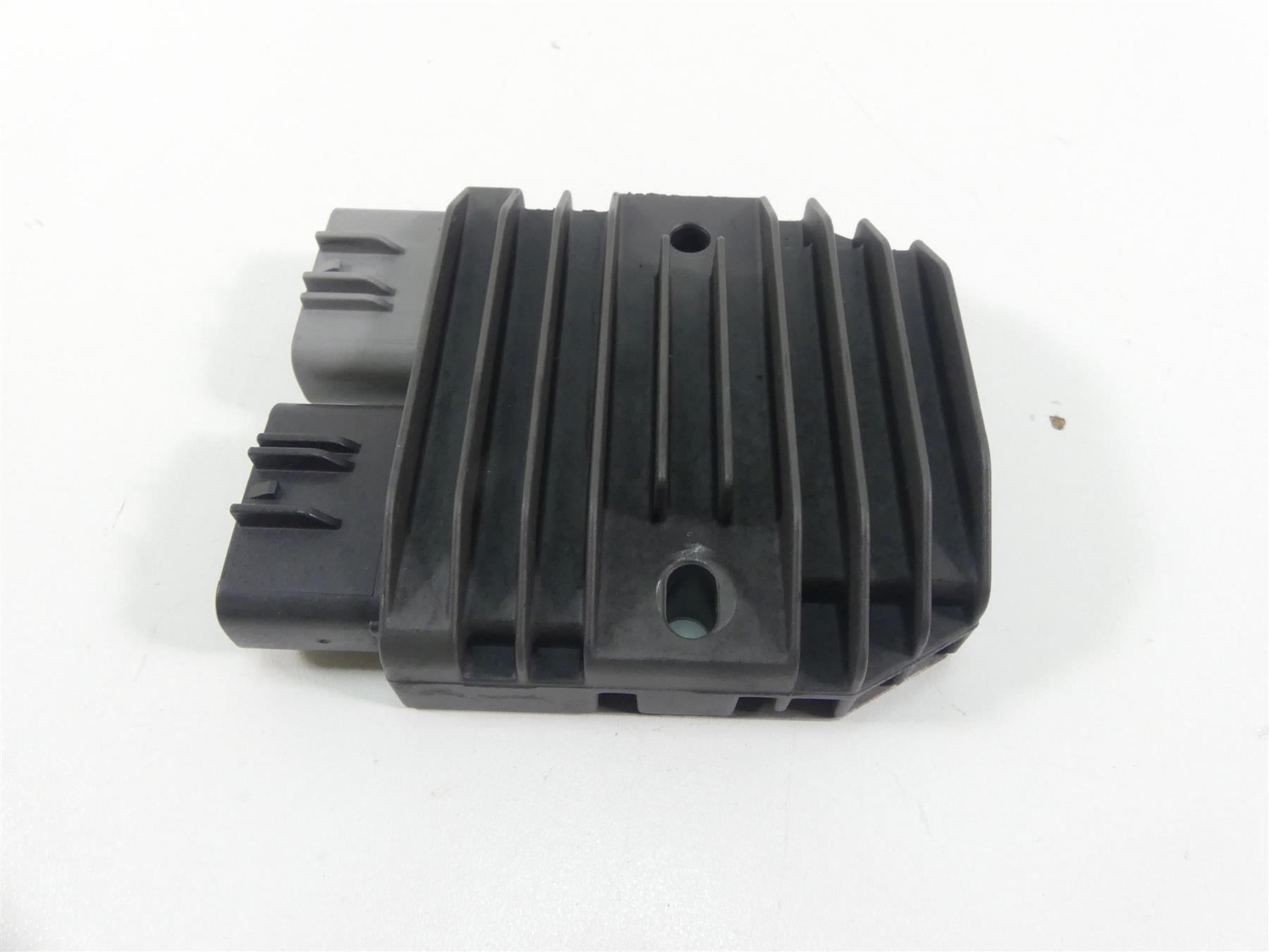 2013 Triumph Rocket 3 Touring Rectifier Voltage Regulator T1300470 FH009AA {{ shop.shopifyCountryName }} - Mototech271