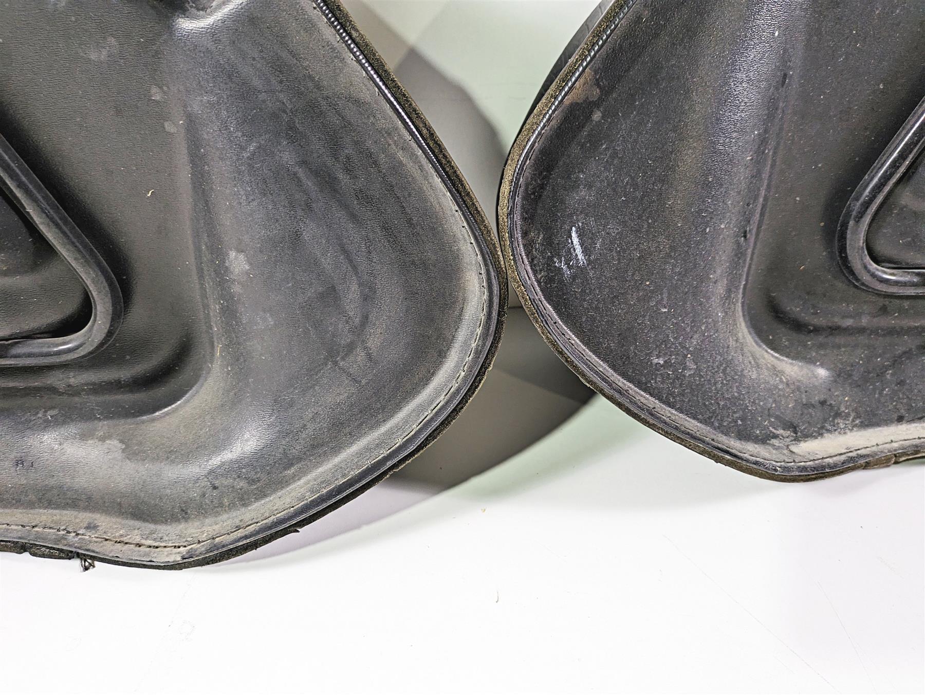 2003 Harley FLSTC Softail Heritage 100th Saddlebag & Mount Set 90476-00 90477-00 {{ shop.shopifyCountryName }} - Mototech271