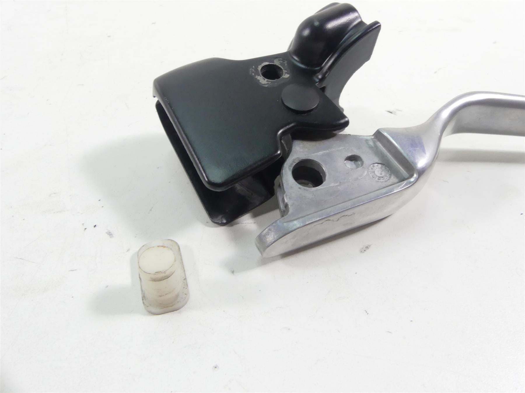 2012 Harley Touring FLHX Street Glide Clutch Perch & Lever 38700-08 {{ shop.shopifyCountryName }} - Mototech271