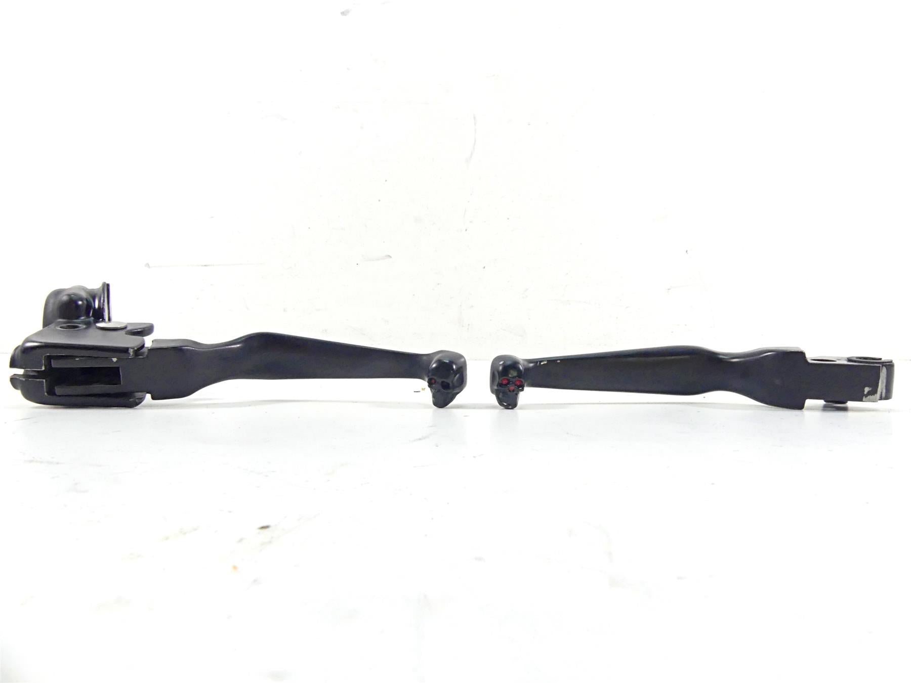 2011 Harley Softail FXS Blackline Clutch Perch & Skull Lever Set 38608-96 {{ shop.shopifyCountryName }} - Mototech271