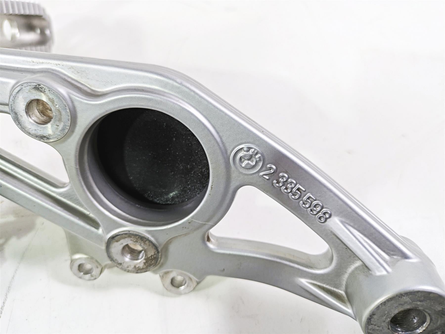 2004 BMW R1150GS R21 Left Right Front Footpeg & Brake Pedal Set 46712335597 {{ shop.shopifyCountryName }} - Mototech271