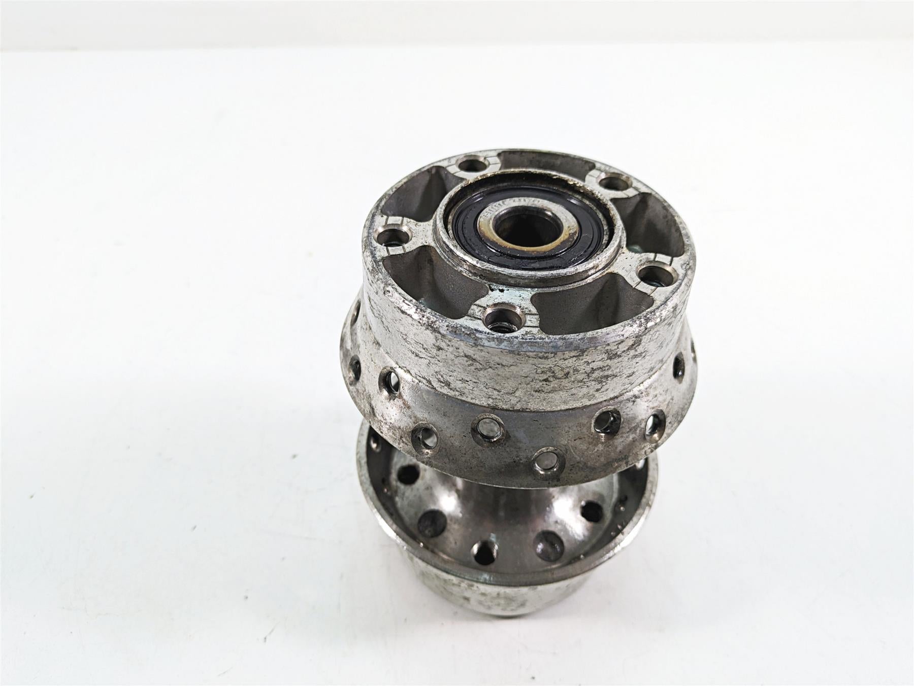 1999 Harley Touring FLHTC Electra Glide Rear Wheel Hub 3/4" Bearings 40976-00 {{ shop.shopifyCountryName }} - Mototech271
