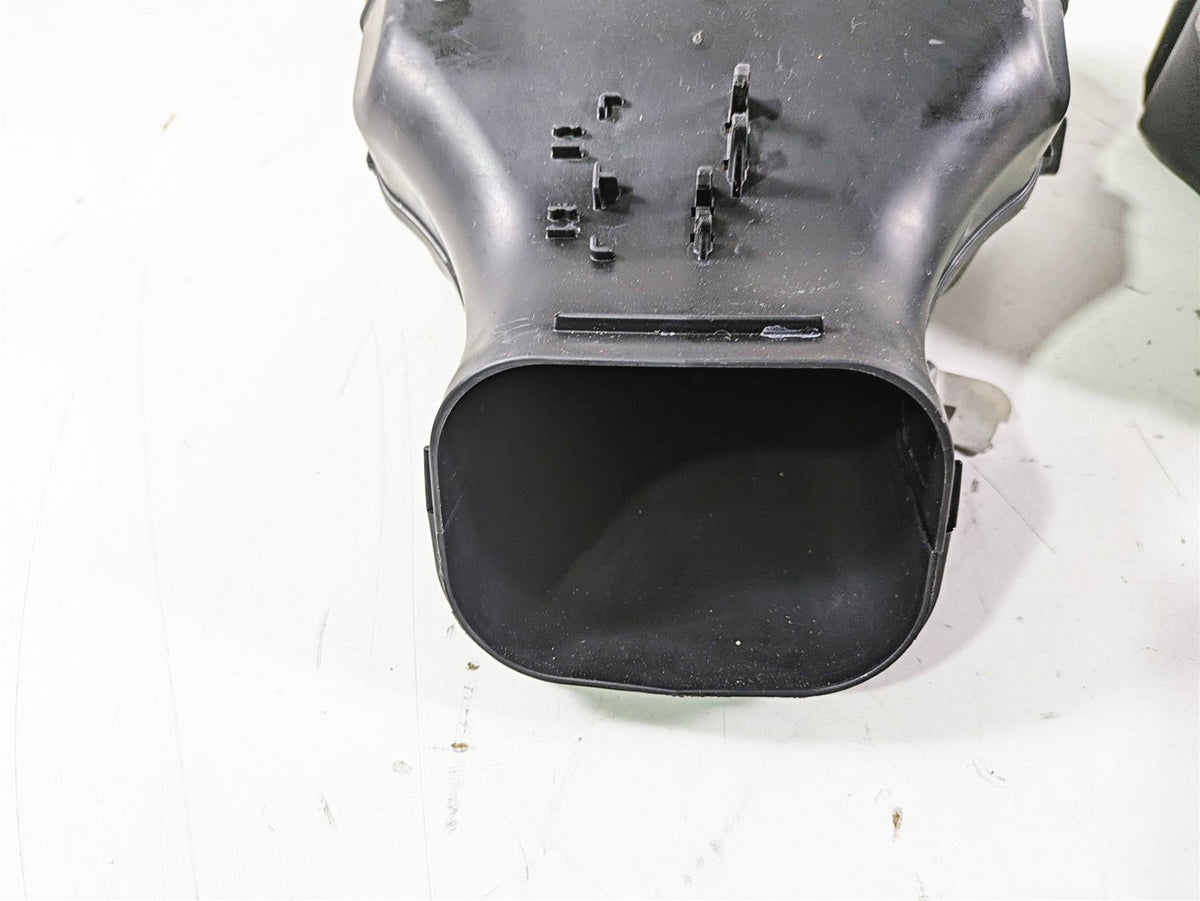 2021 Aprilia RS660 Air Filter Cleaner Breather Box U 2B006527 L 2B006529 {{ shop.shopifyCountryName }} - Mototech271