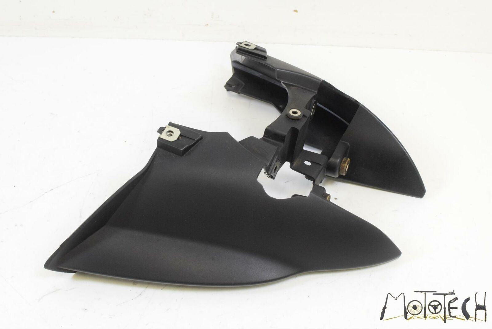 2009 BMW K1300 K1300S K40 Back Tail Center Cover Fairing 46627675427 {{ shop.shopifyCountryName }} - Mototech271